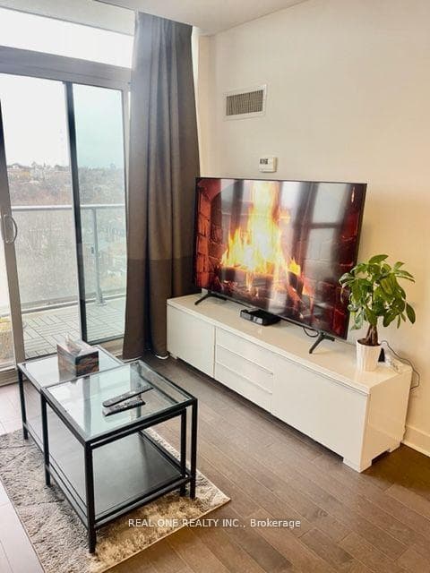 58 Orchard View Boulevard Unit 1011 photo 8