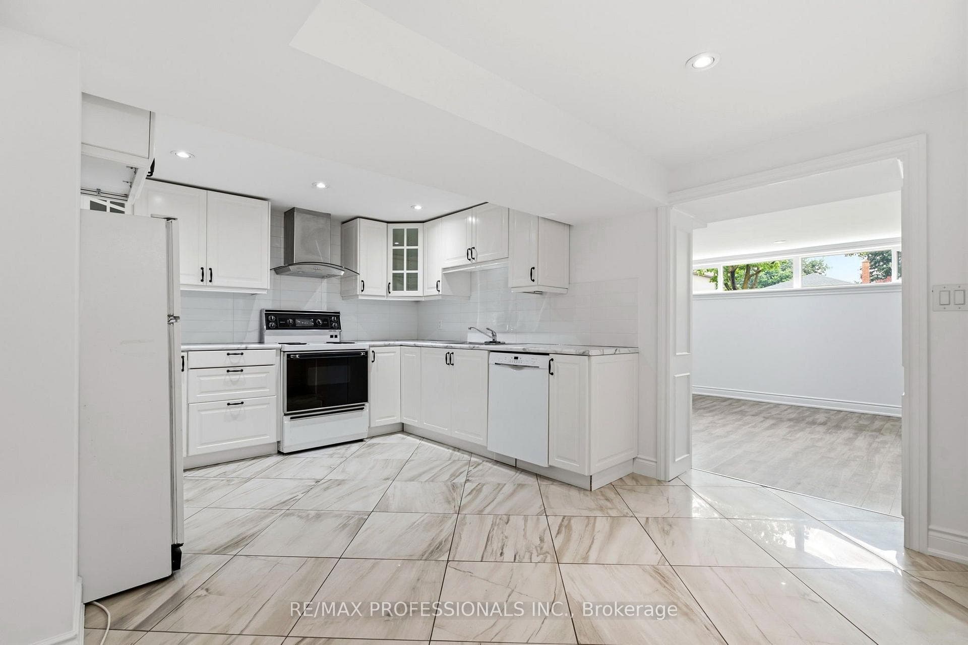 77 Cronin Drive photo 25