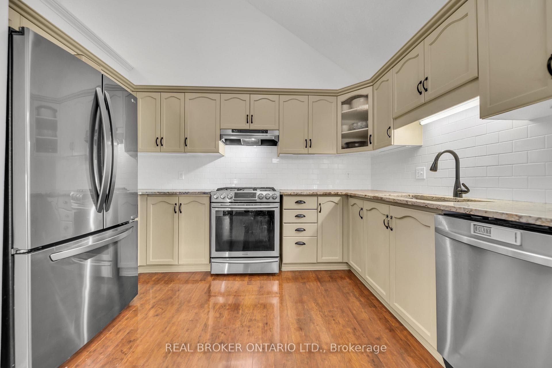 4 Borland Drive photo 12