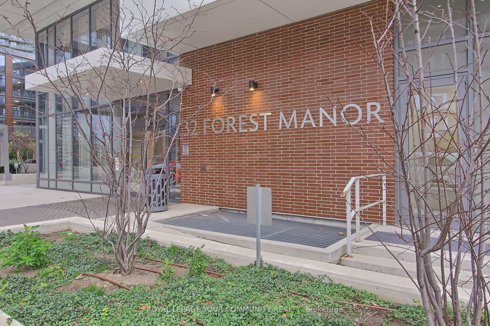 32 Forest Manor Road Unit 1902 photo 2