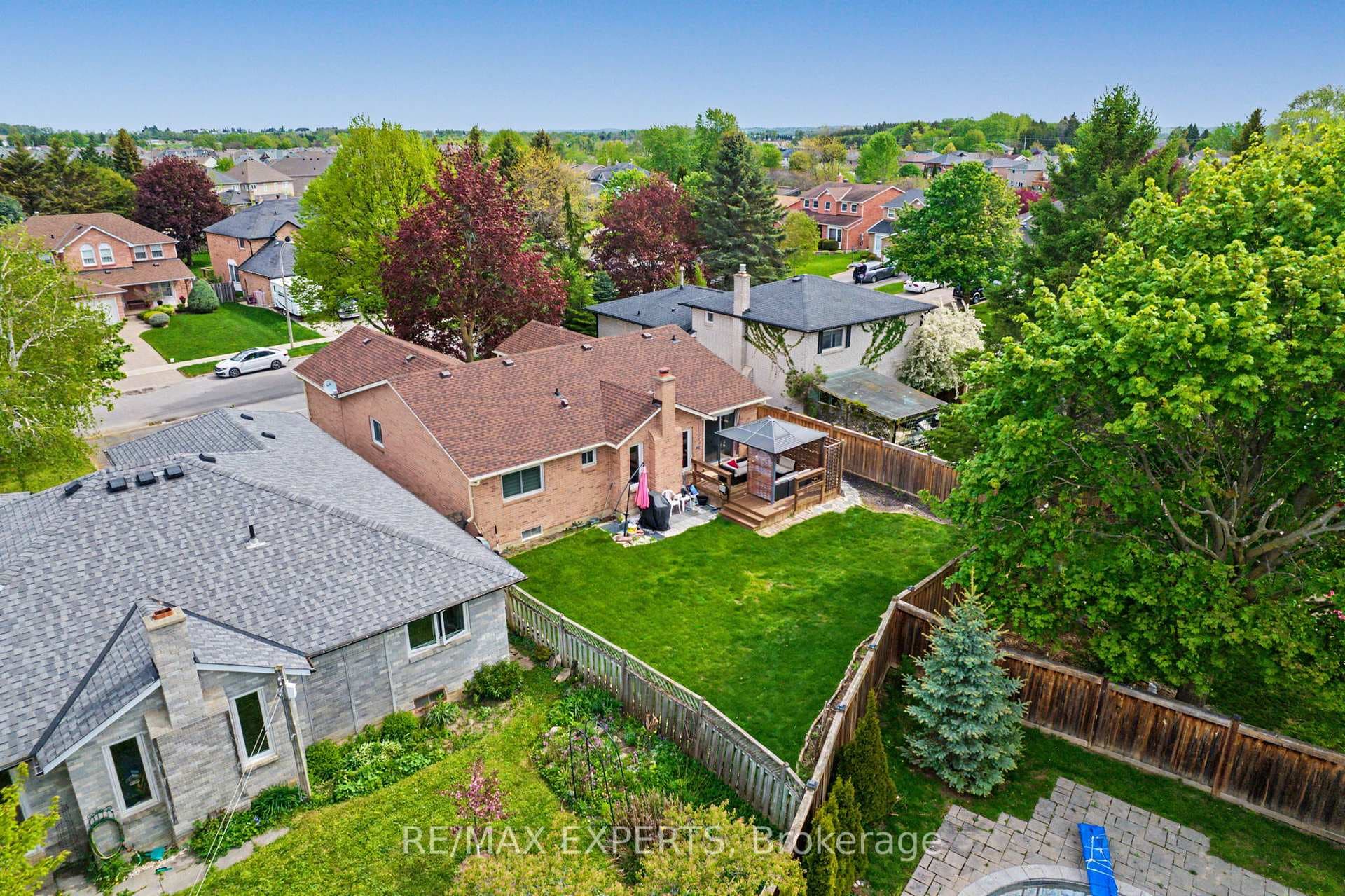 4 Willis Drive photo 41