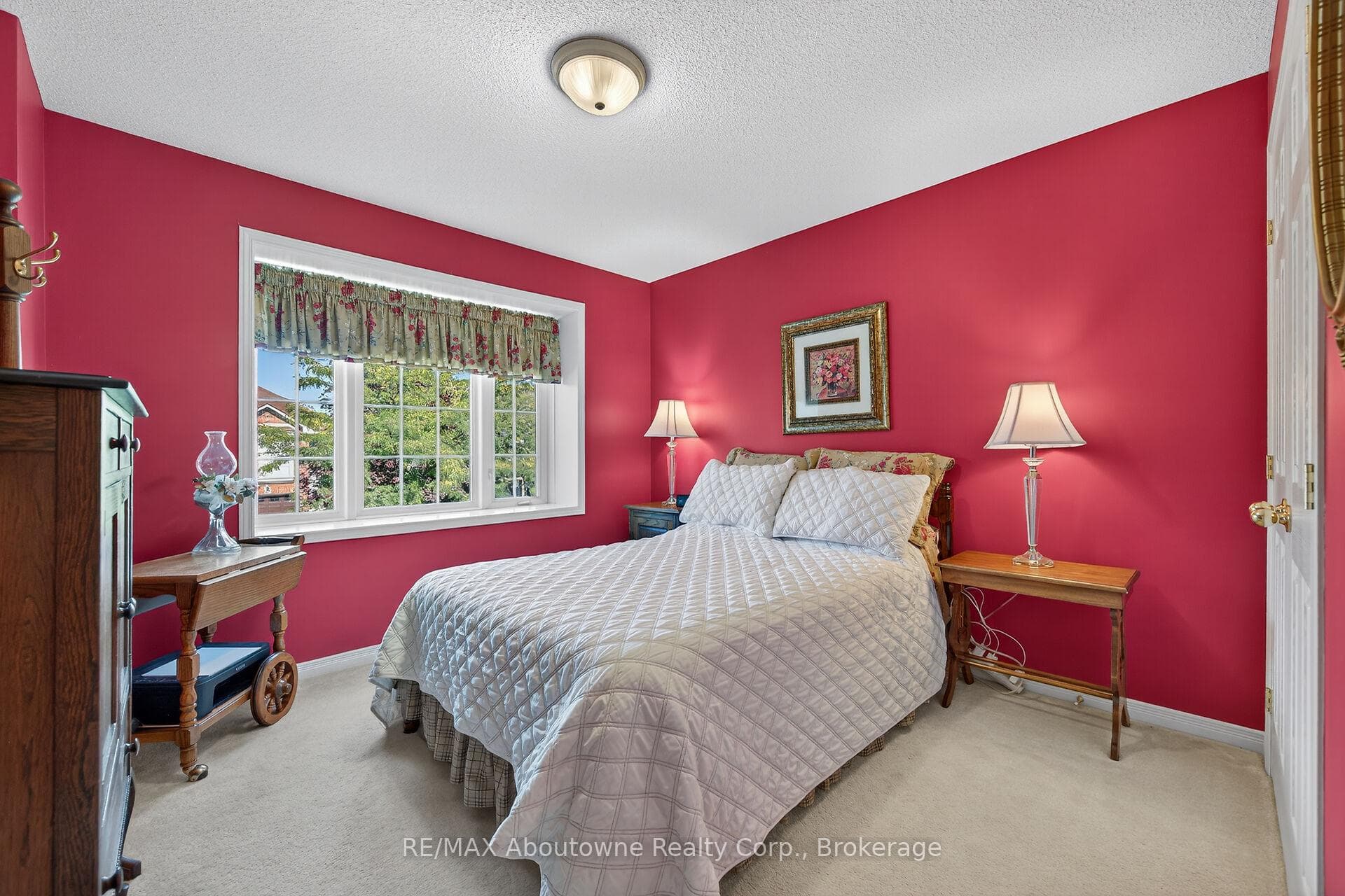 31 Elderberry Avenue photo 20