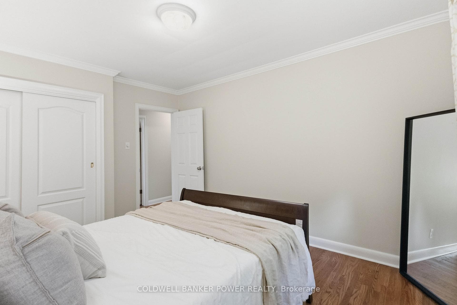 328 Connington Street photo 24