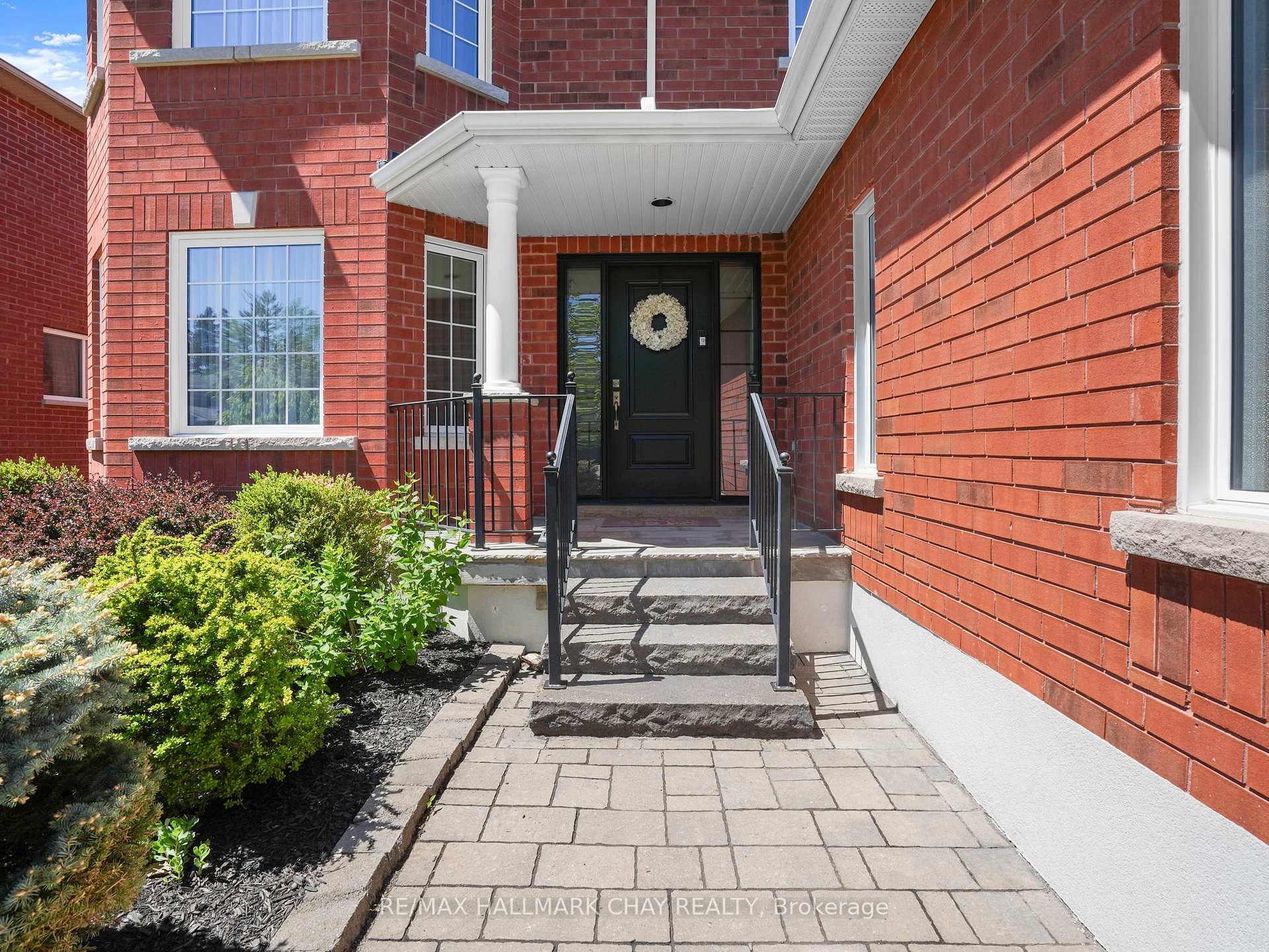 2292 Jack Crescent photo 4