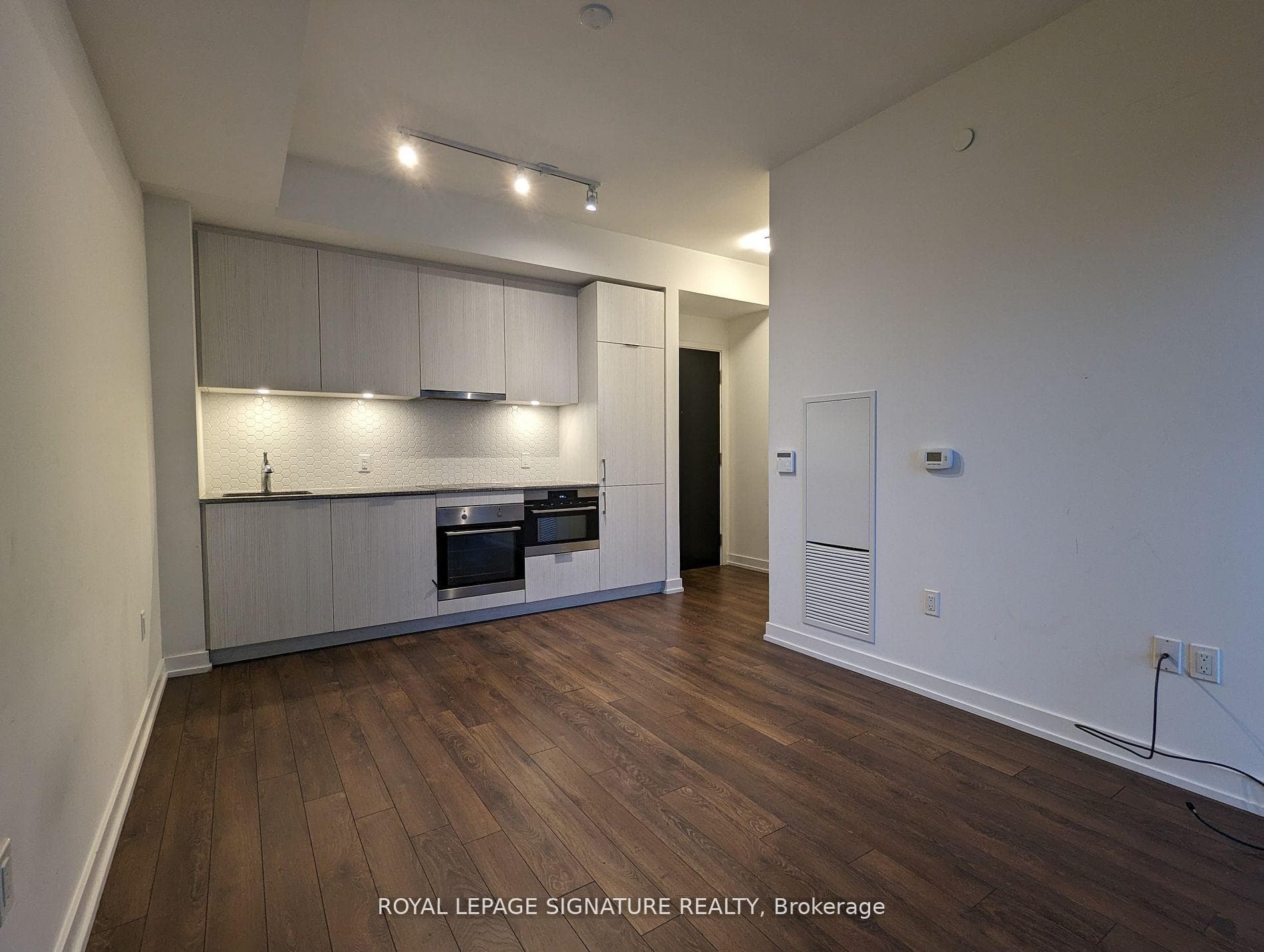 158 Front Street Unit 2017 photo 1
