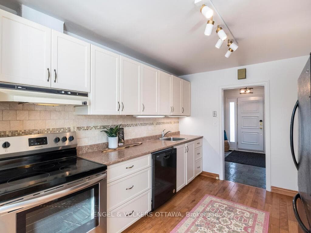 878 Dunlevie Avenue photo 13