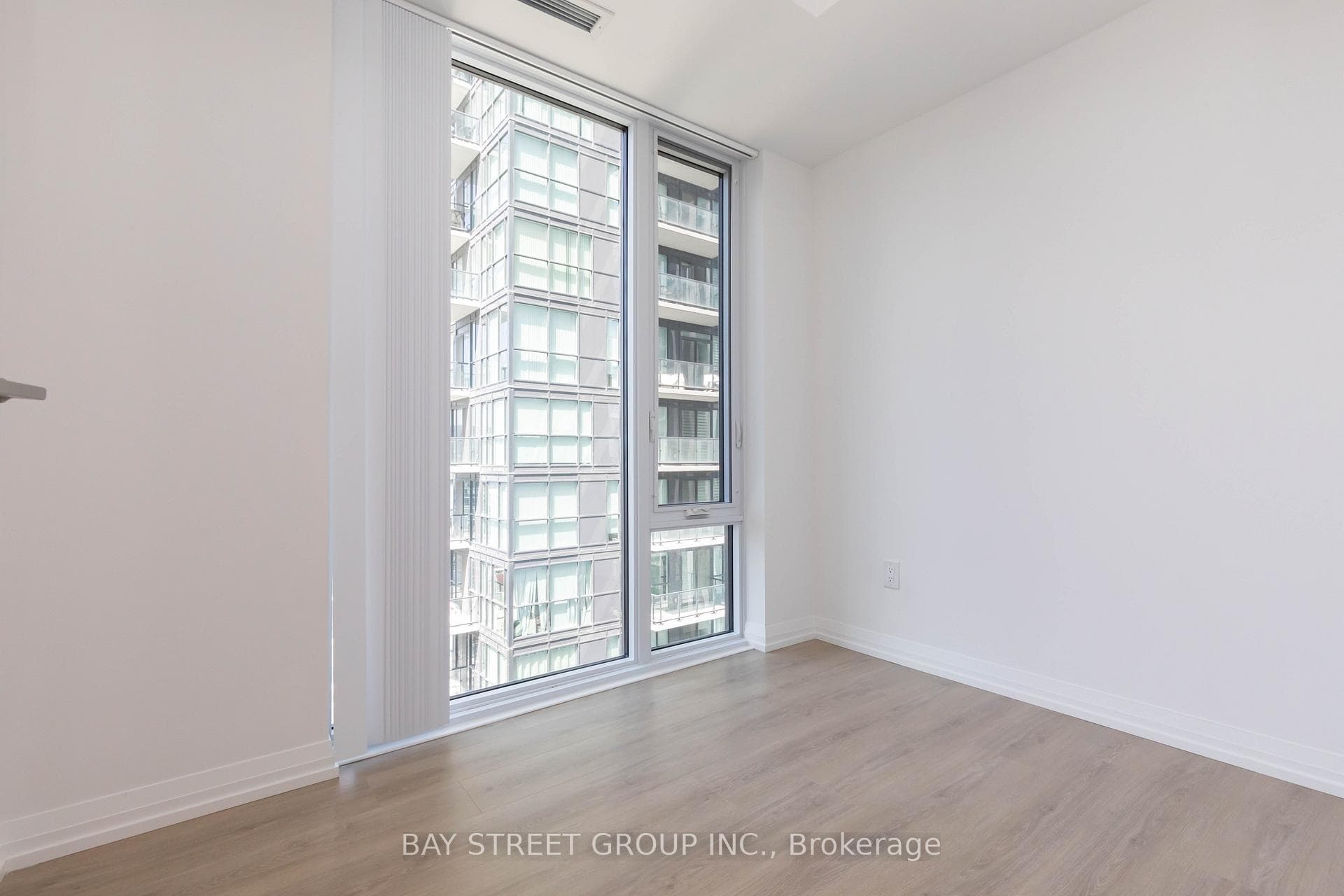 8 Widmer Street Unit 4012 photo 10