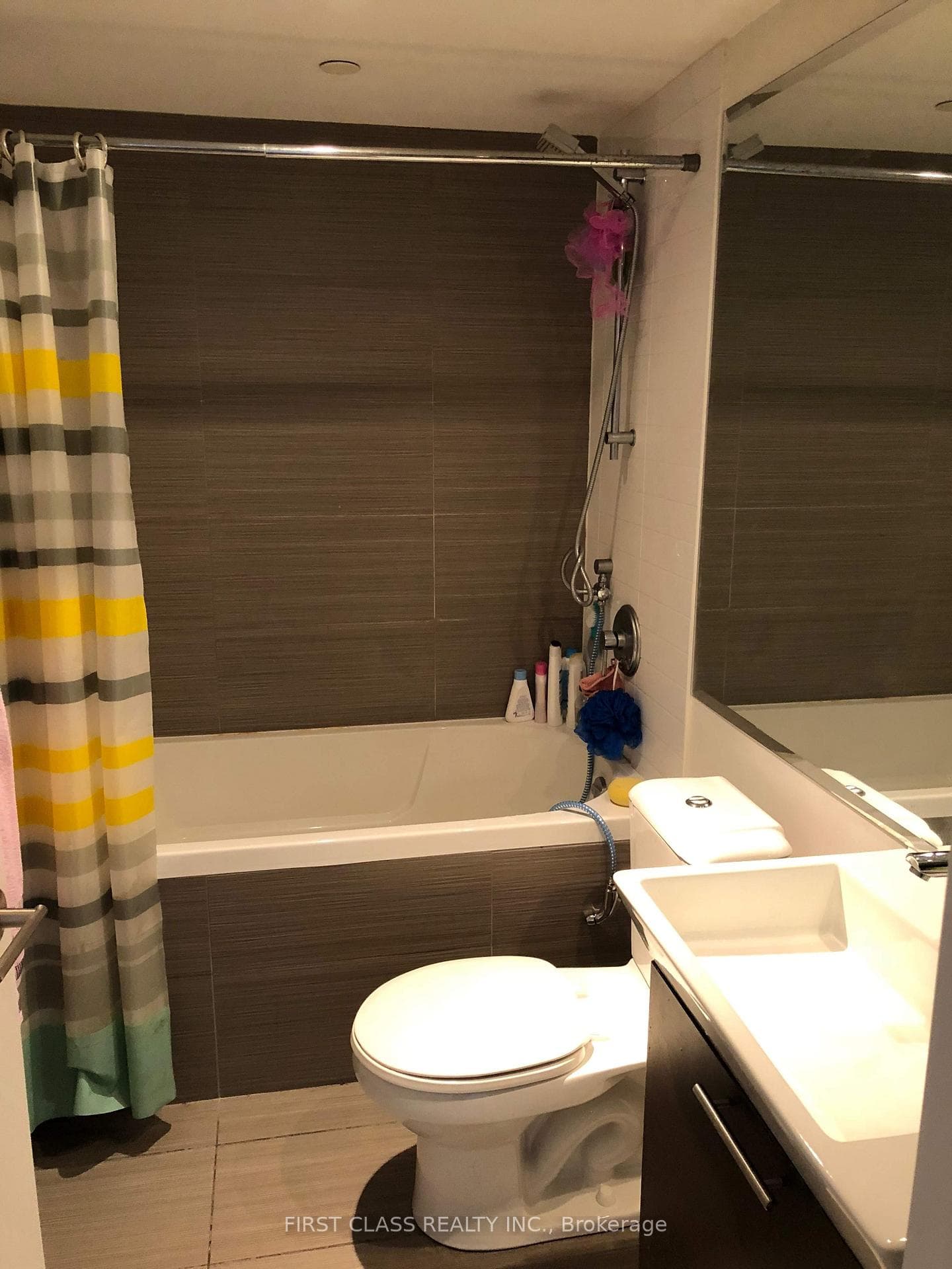 386 Yonge Street Unit 820 photo 11