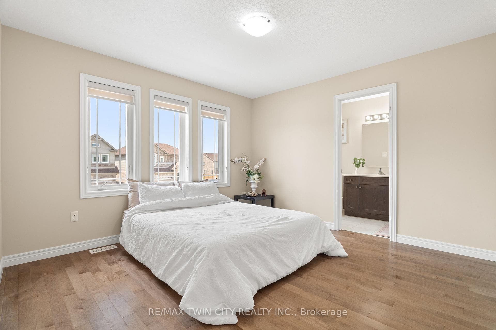 369 Rivertrail Avenue photo 31