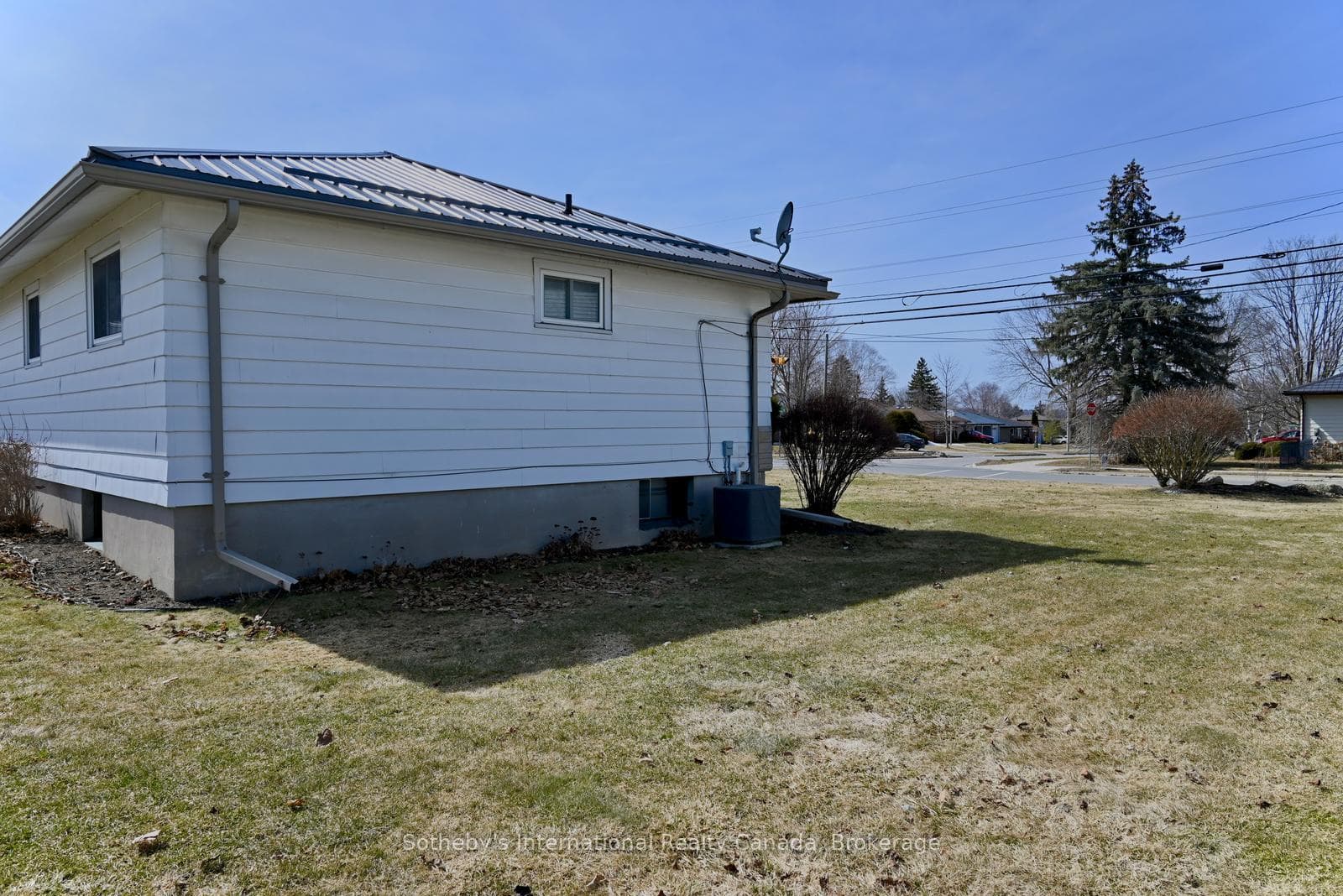 574 Otonabee Drive photo 41