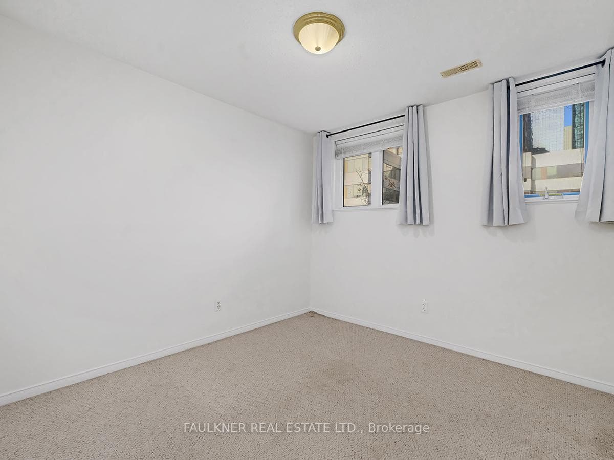 300 Gloucester Street photo 18