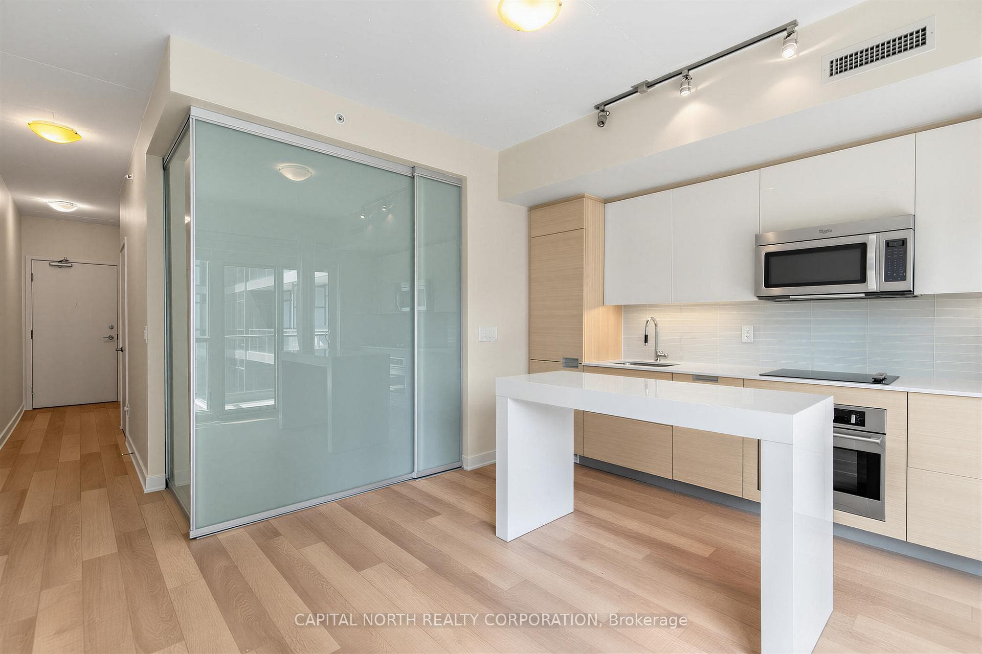 210 Simcoe Street Unit 1502 photo 6