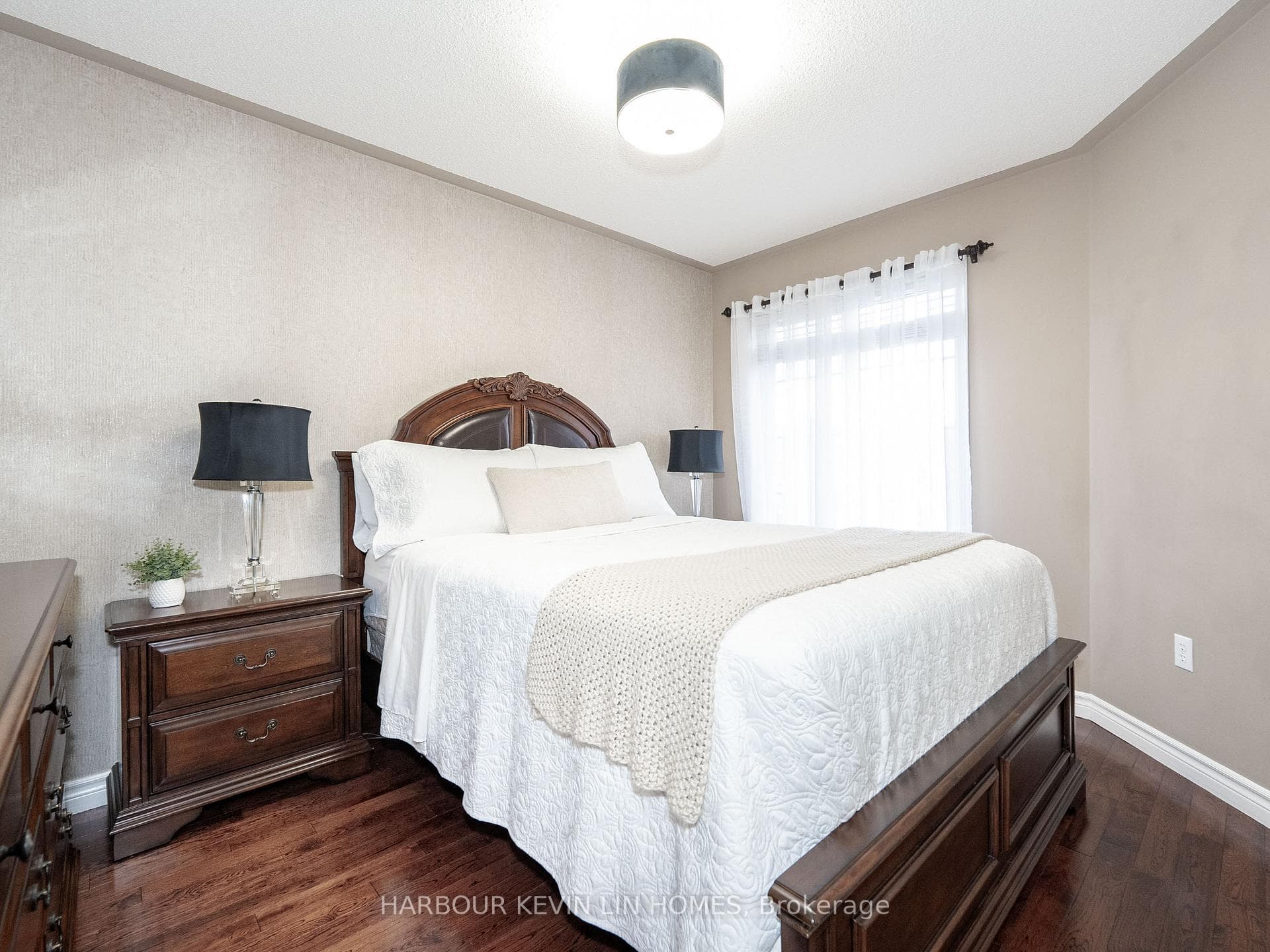 22 Tuscana Boulevard photo 29