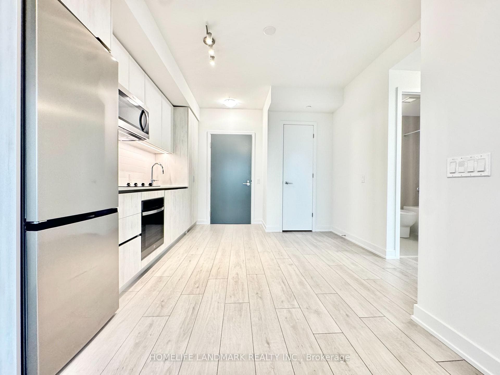 5858 Yonge Street Unit 1823 photo 3