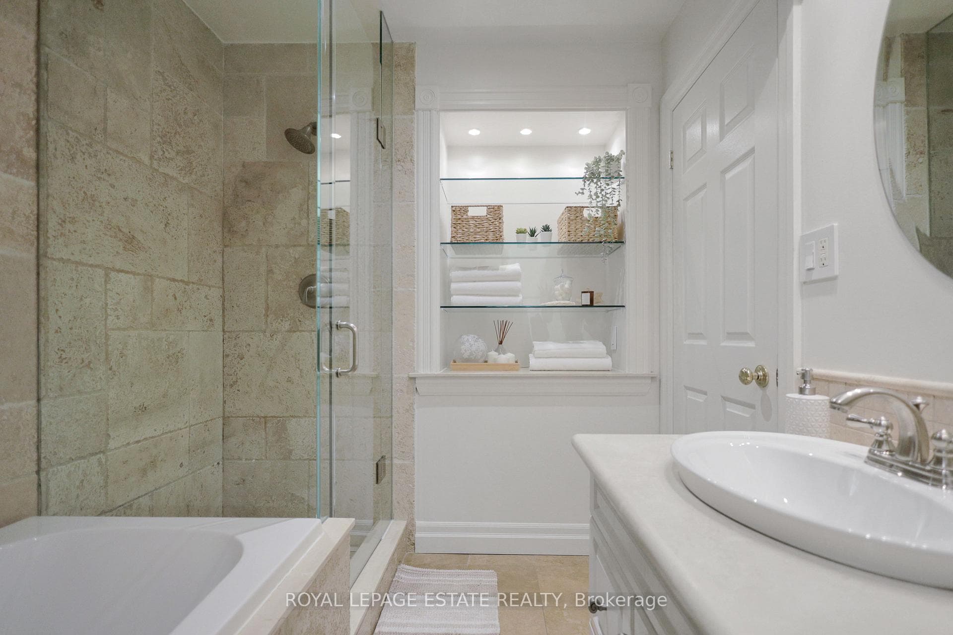 Luxurious Spa-Like Bathroom