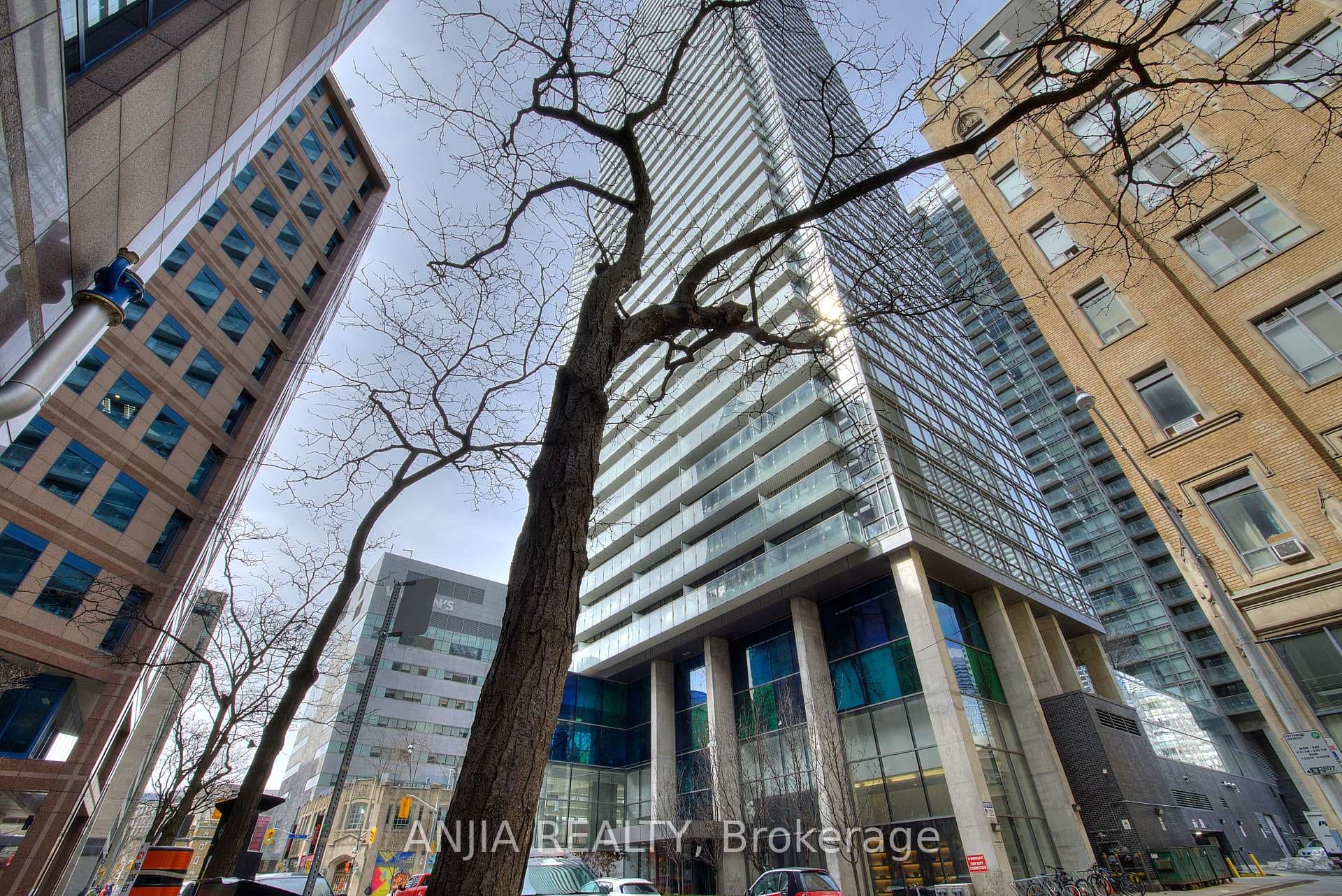 38 Grenville Street Unit 3104 photo 4
