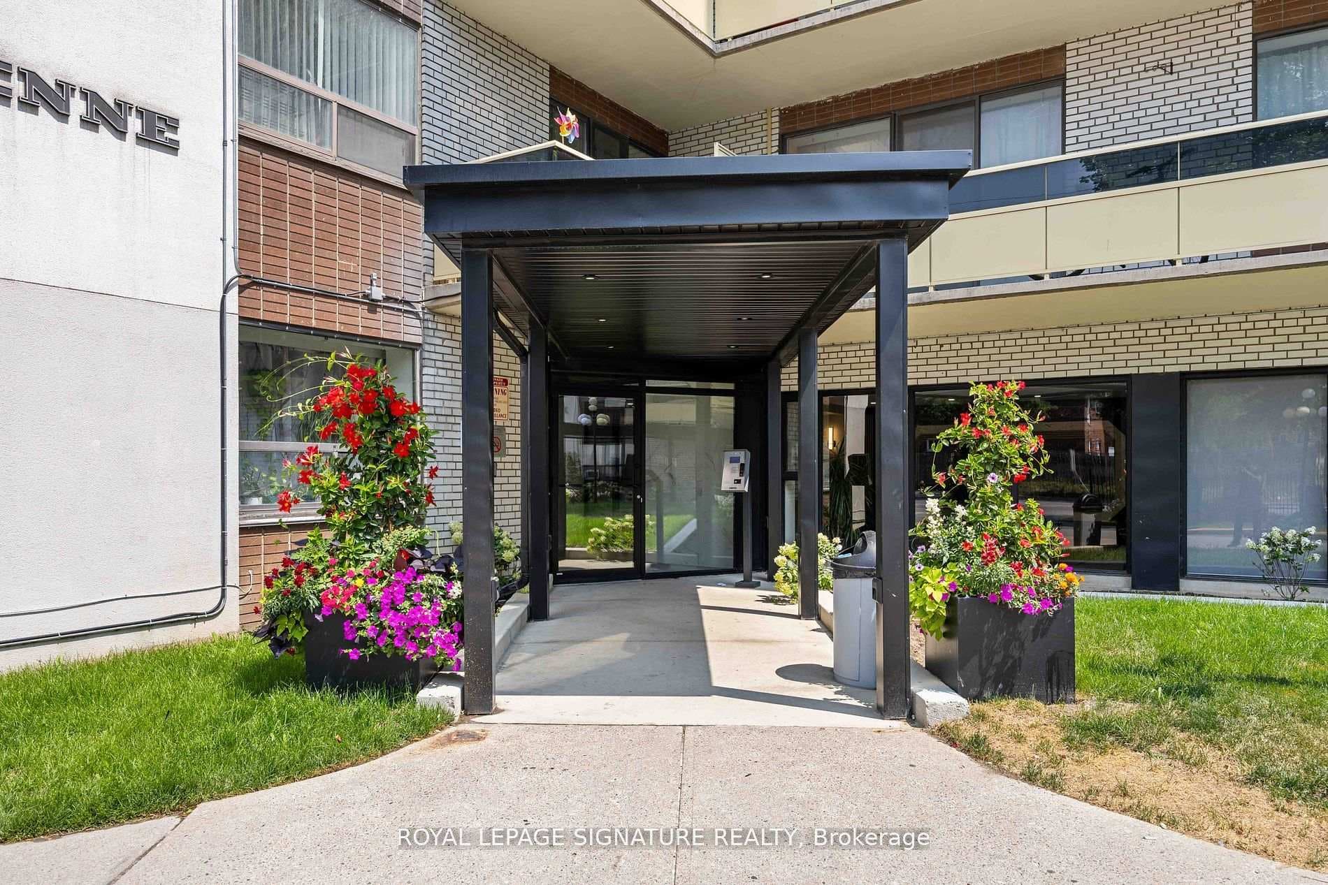 921 Midland Avenue Unit 502 photo 24