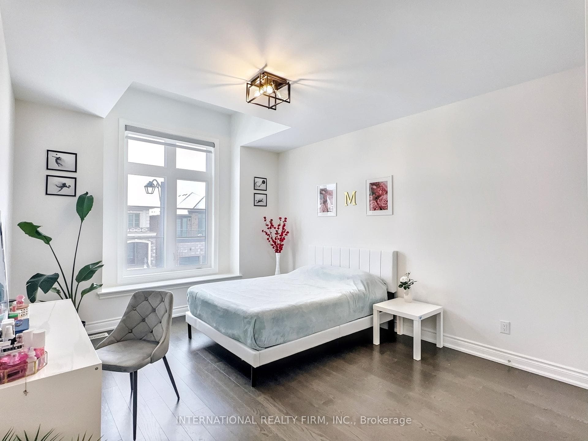 150 Cannes Avenue photo 37