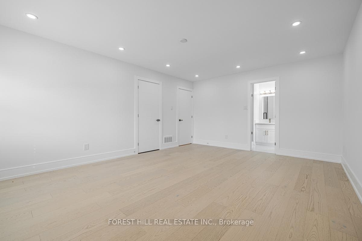 82 Devonsleigh Boulevard photo 42