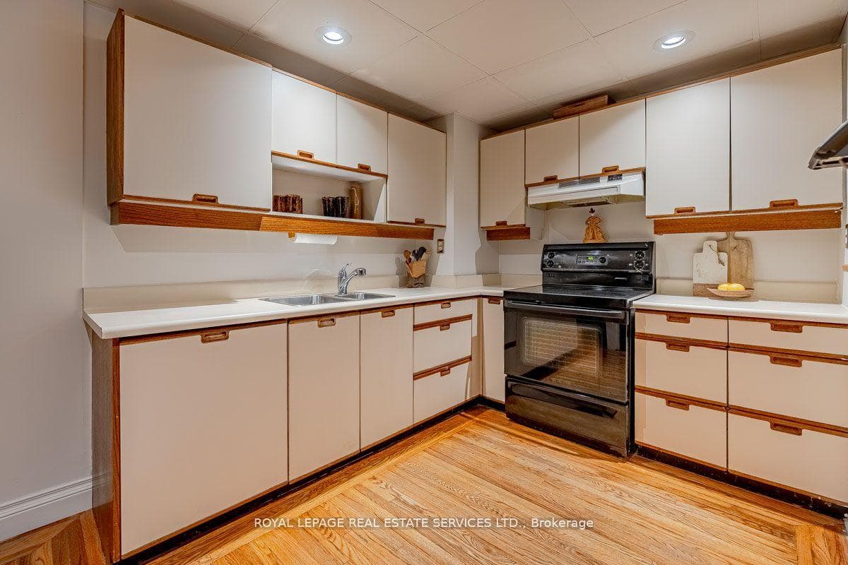 63 Mortimer Avenue photo 13