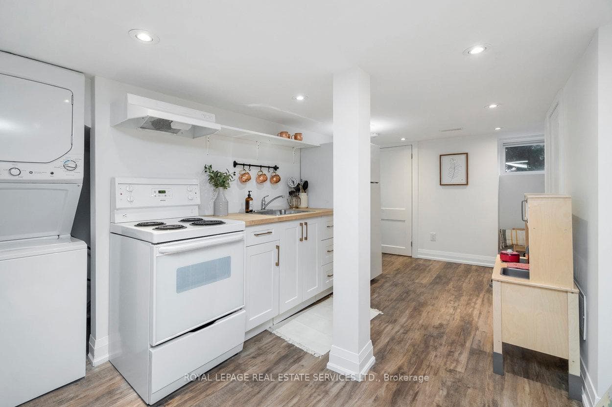 18 Coates Avenue photo 31