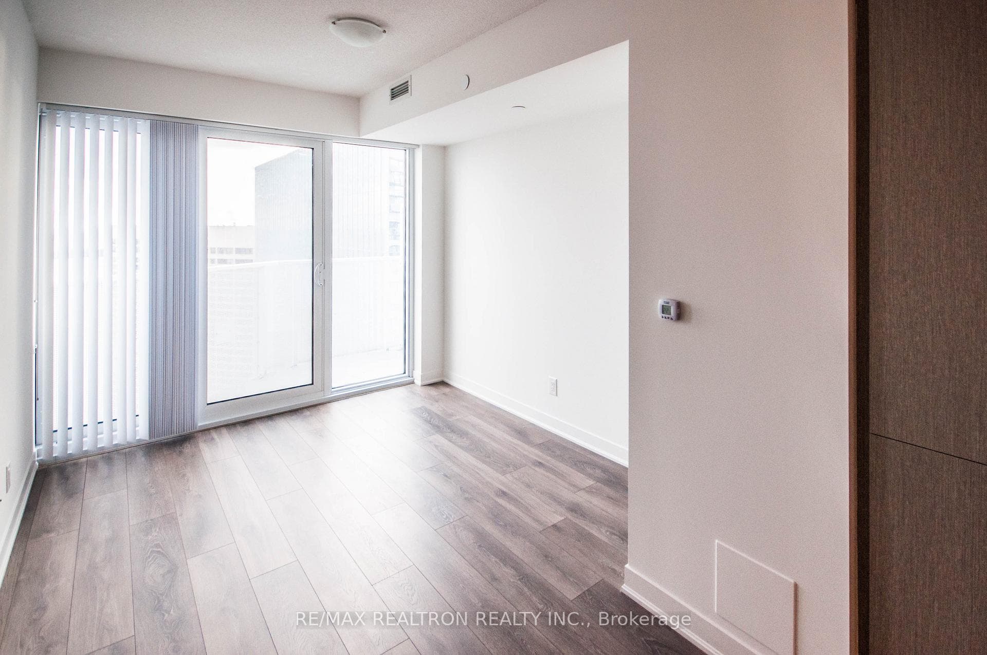88 Harbour Street Unit 3708 photo 14