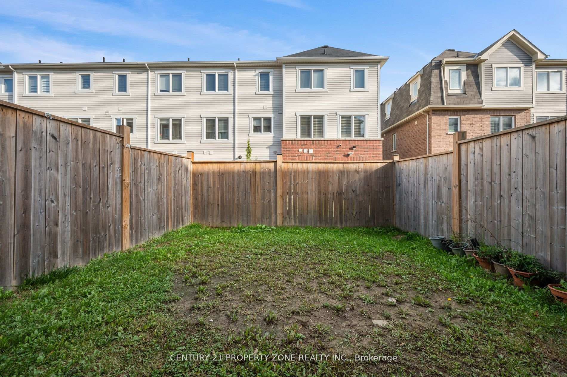 13 Metro Crescent photo 25