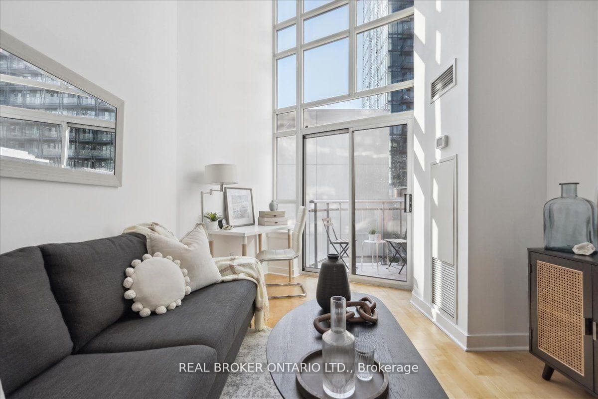 255 Richmond Street Unit 405 photo 12