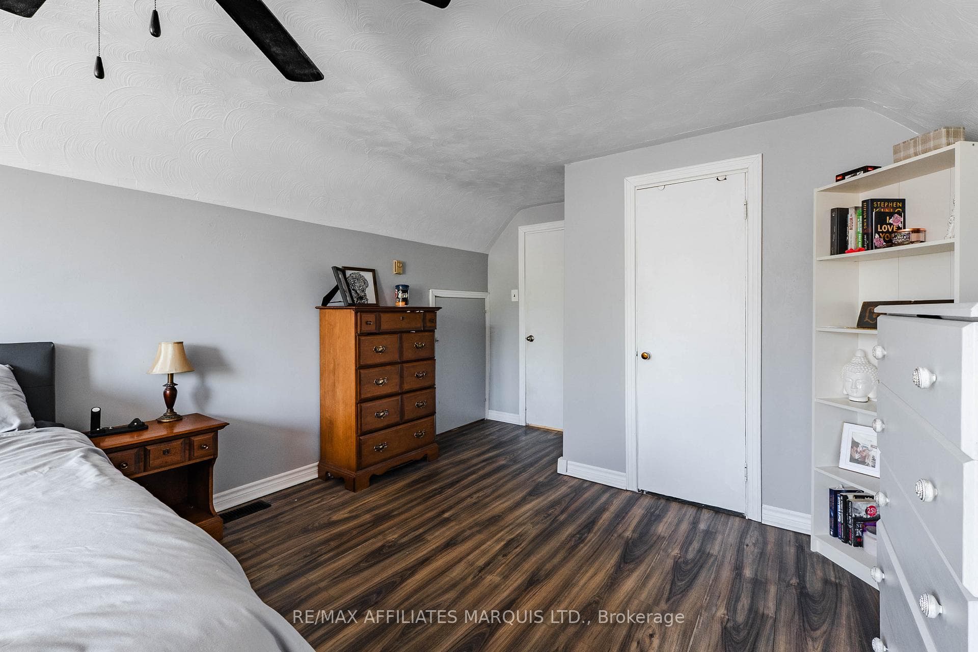 1605 Queen Street photo 33