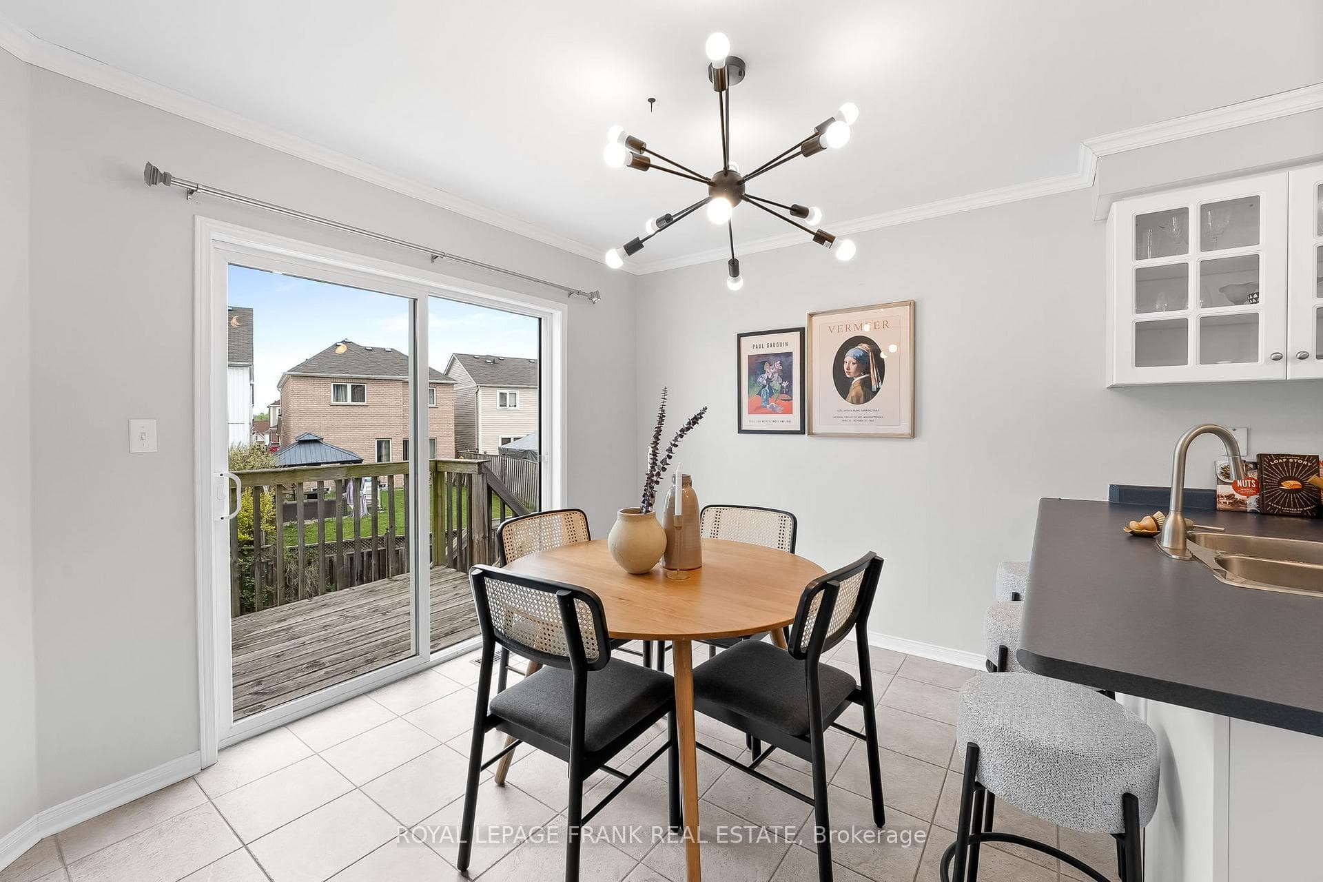 1268 Ashgrove Crescent photo 11
