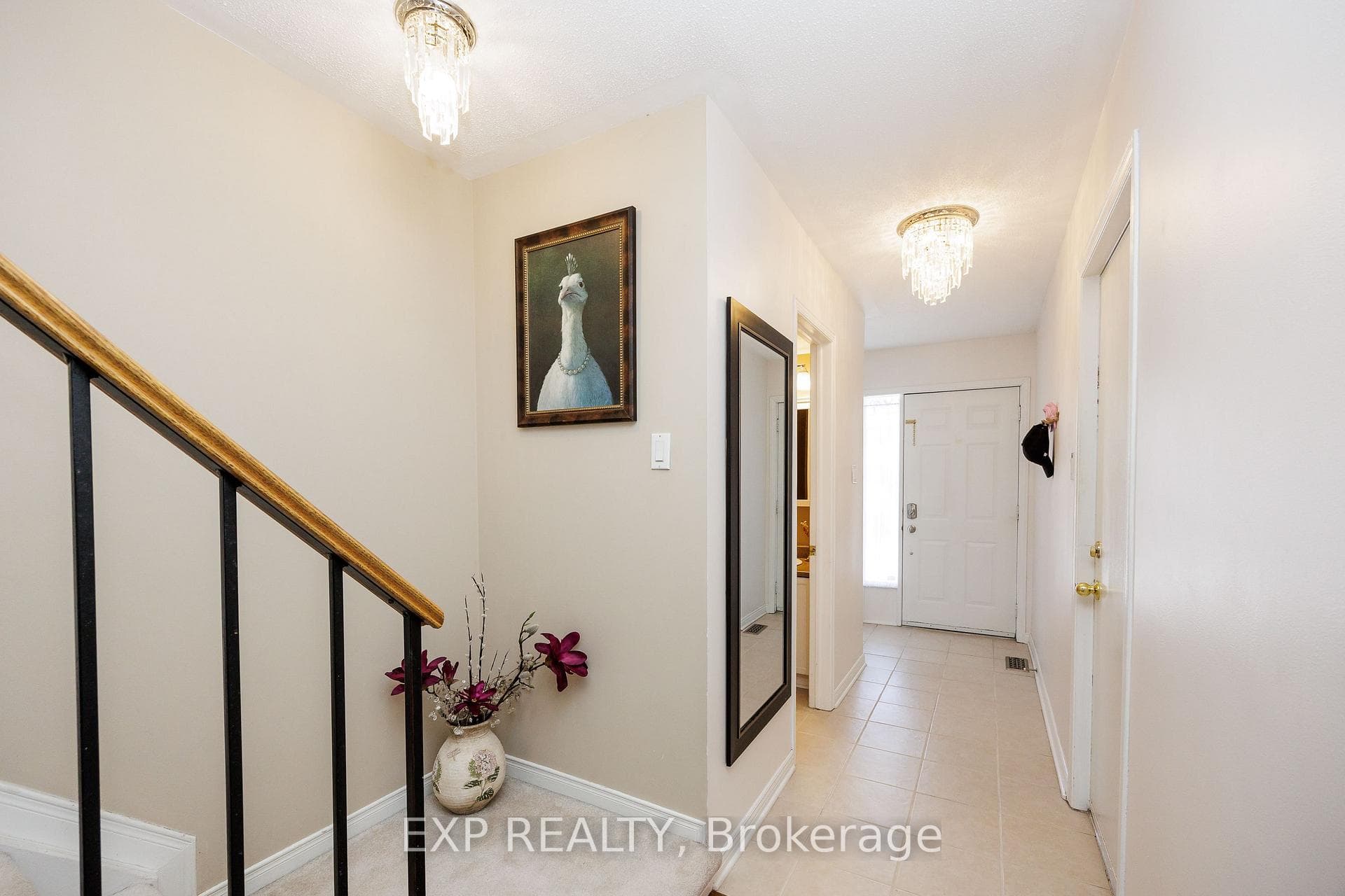 90 Pickwick Drive photo 3