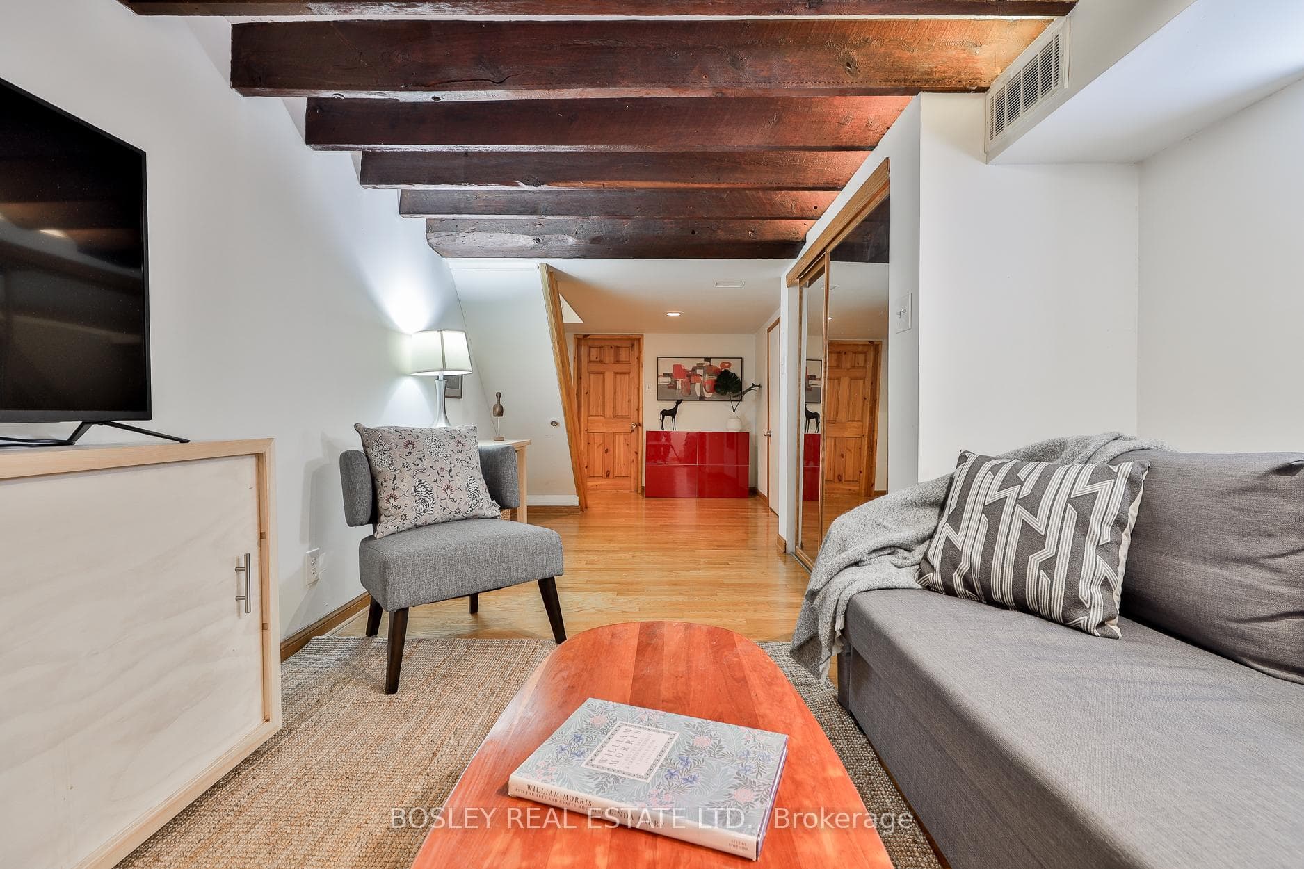 12 Westminster Avenue photo 37