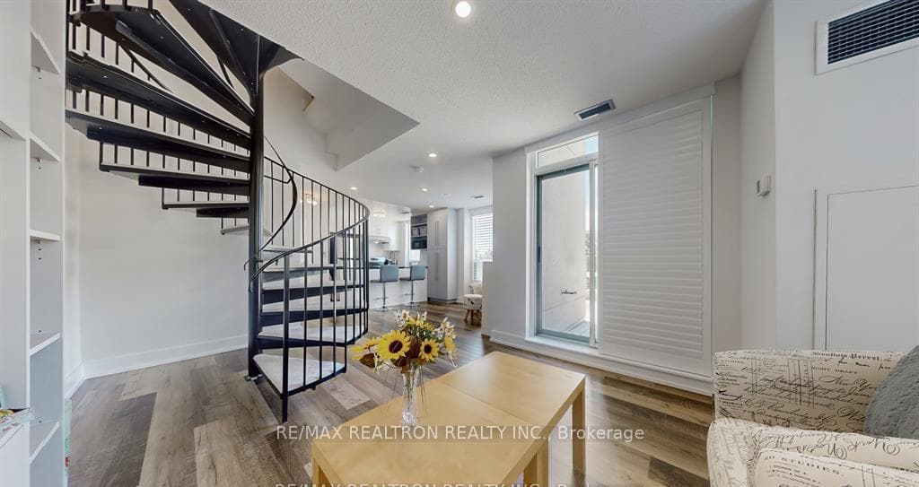 2585 Erin Centre Boulevard Unit 207 photo 14