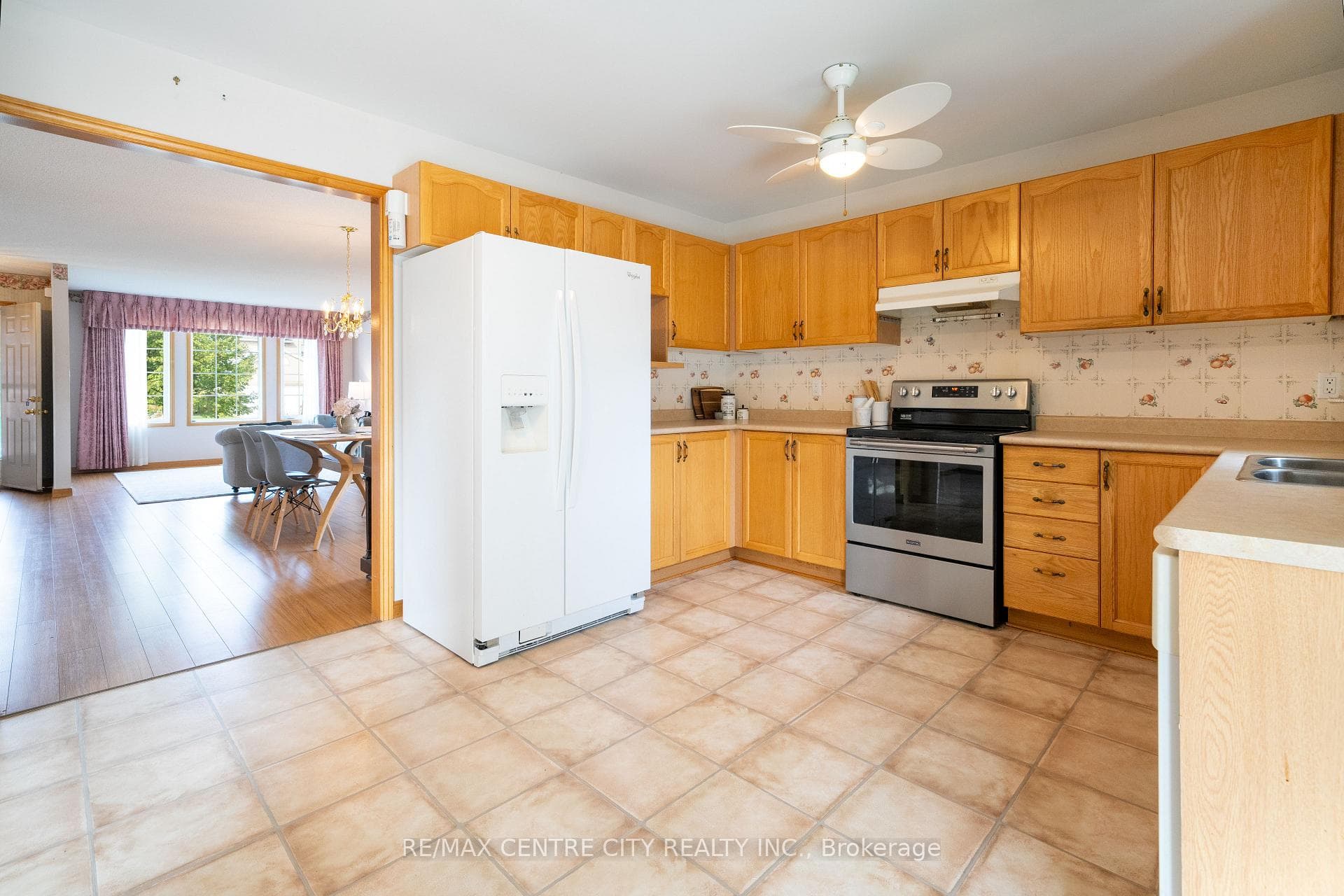 547 Agnes Drive photo 15