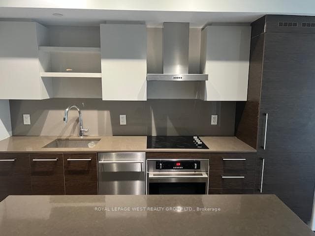 1030 King Street Unit 1215 photo 4