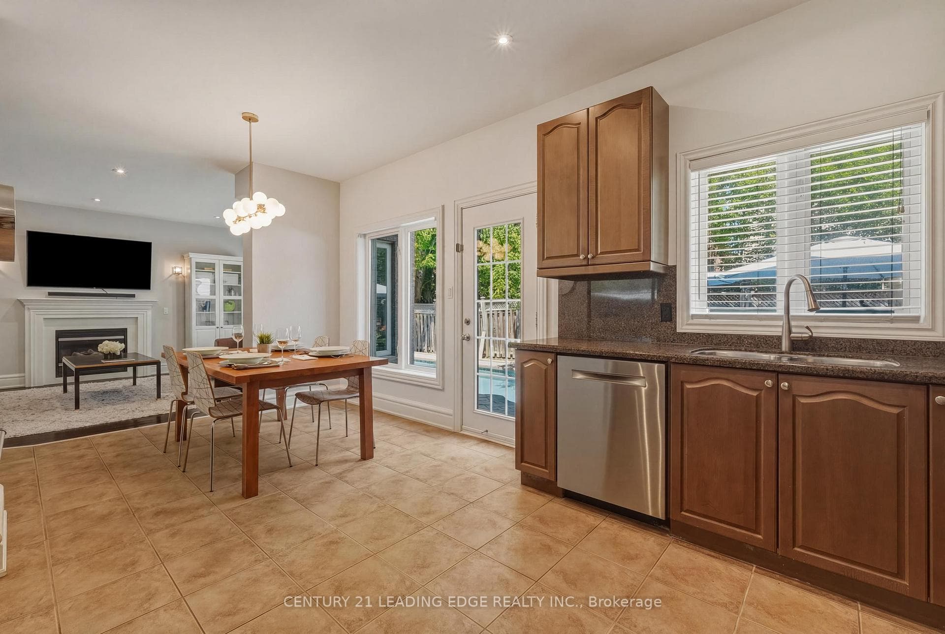 8 Haverhill Terrace photo 29