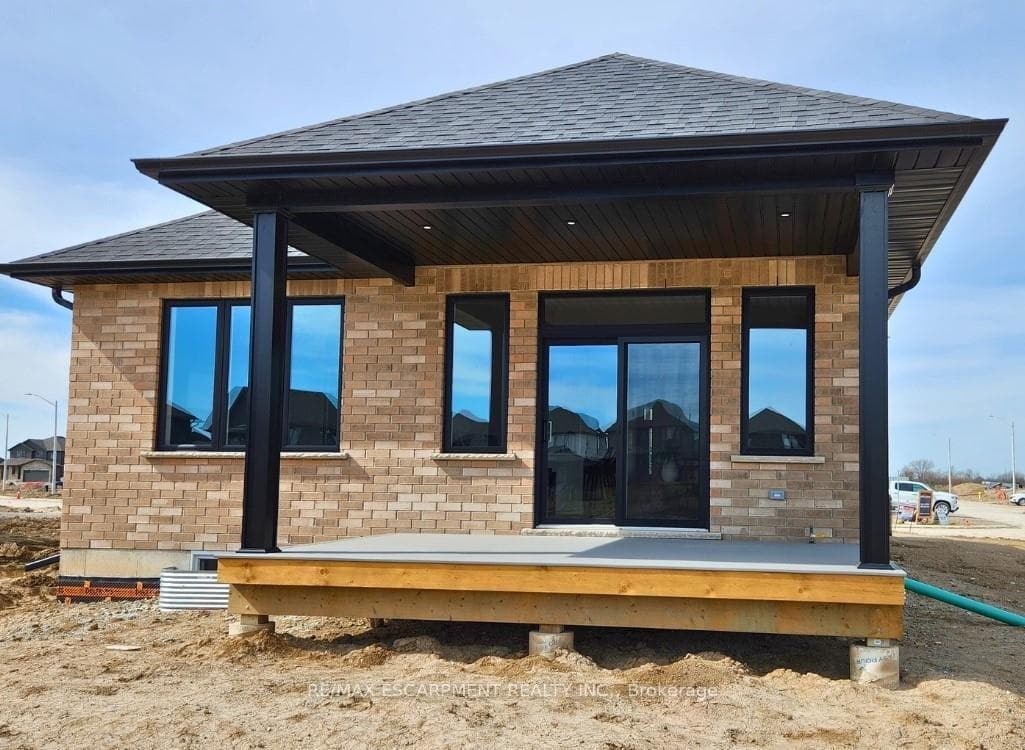 183 Craddock Boulevard photo 2