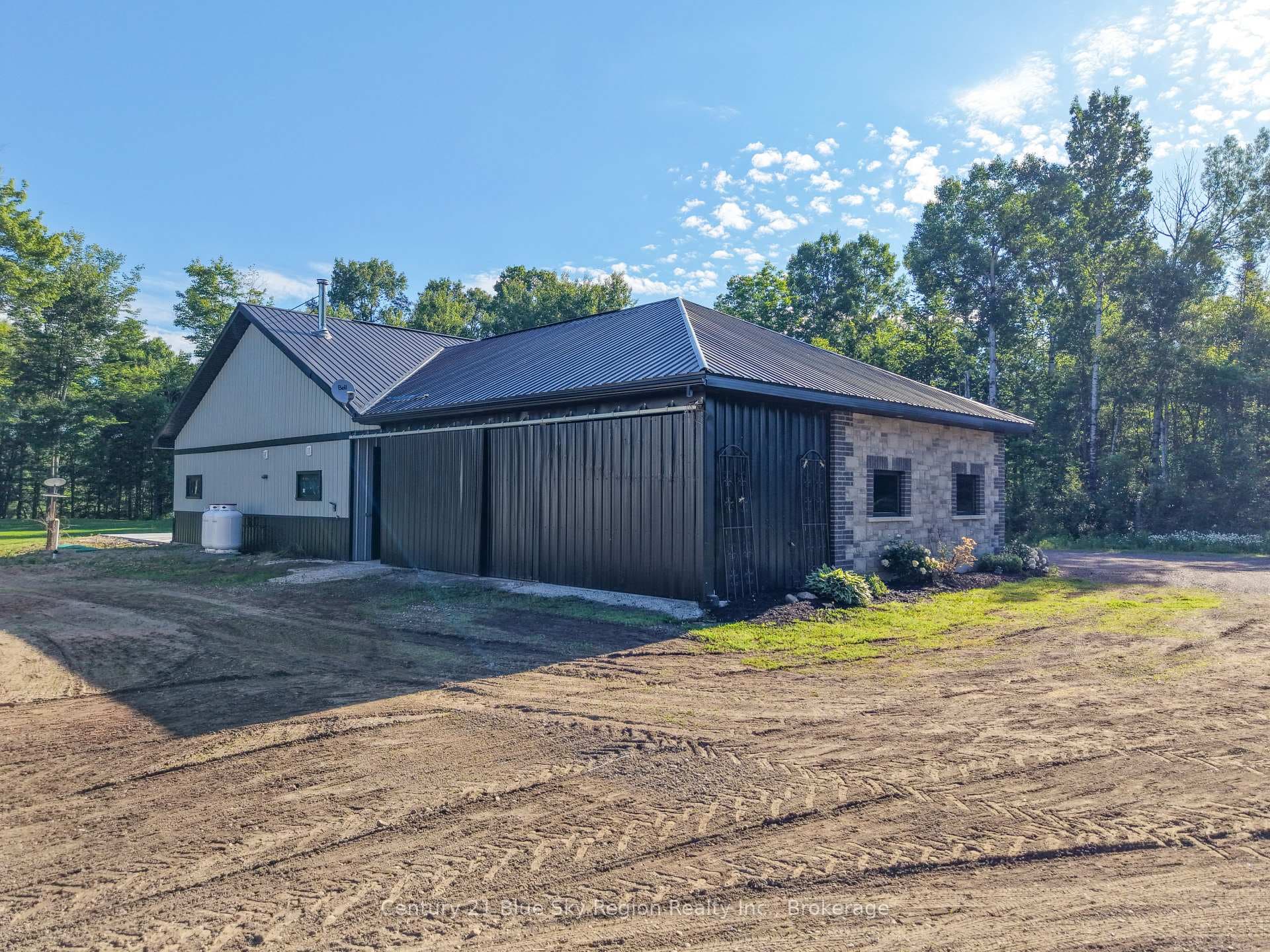 79 Hillcrest Road photo 48
