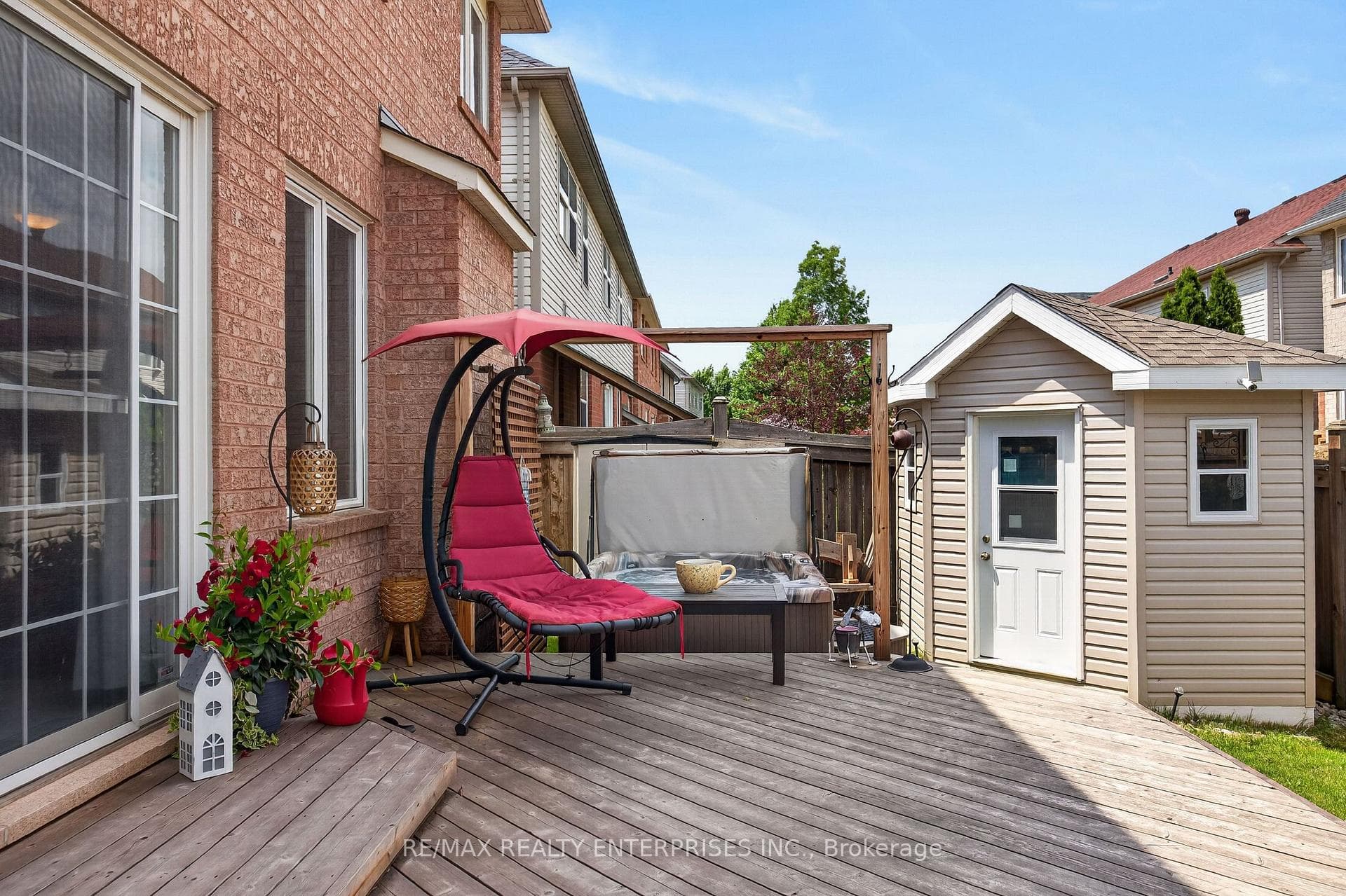 987 Stearn Place photo 34