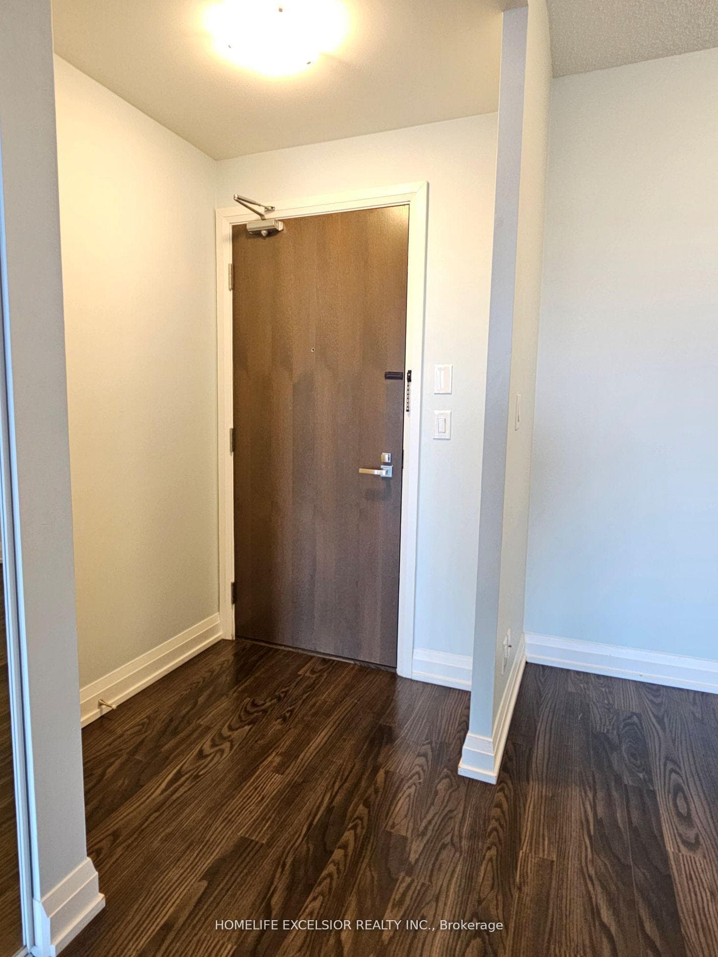 7161 Yonge Street Unit 2027 photo 6