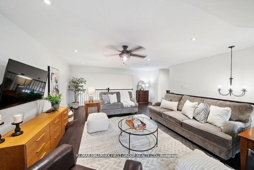 8 Bridges Boulevard photo 26