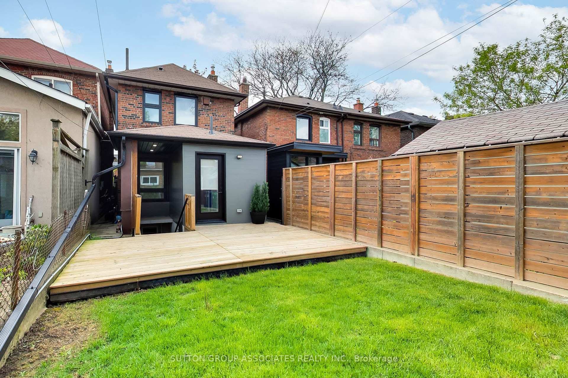77 Winnett Avenue photo 38