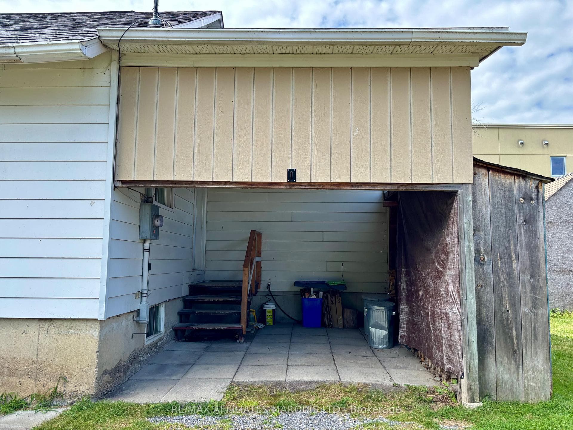 452 Dominion St Street photo 4