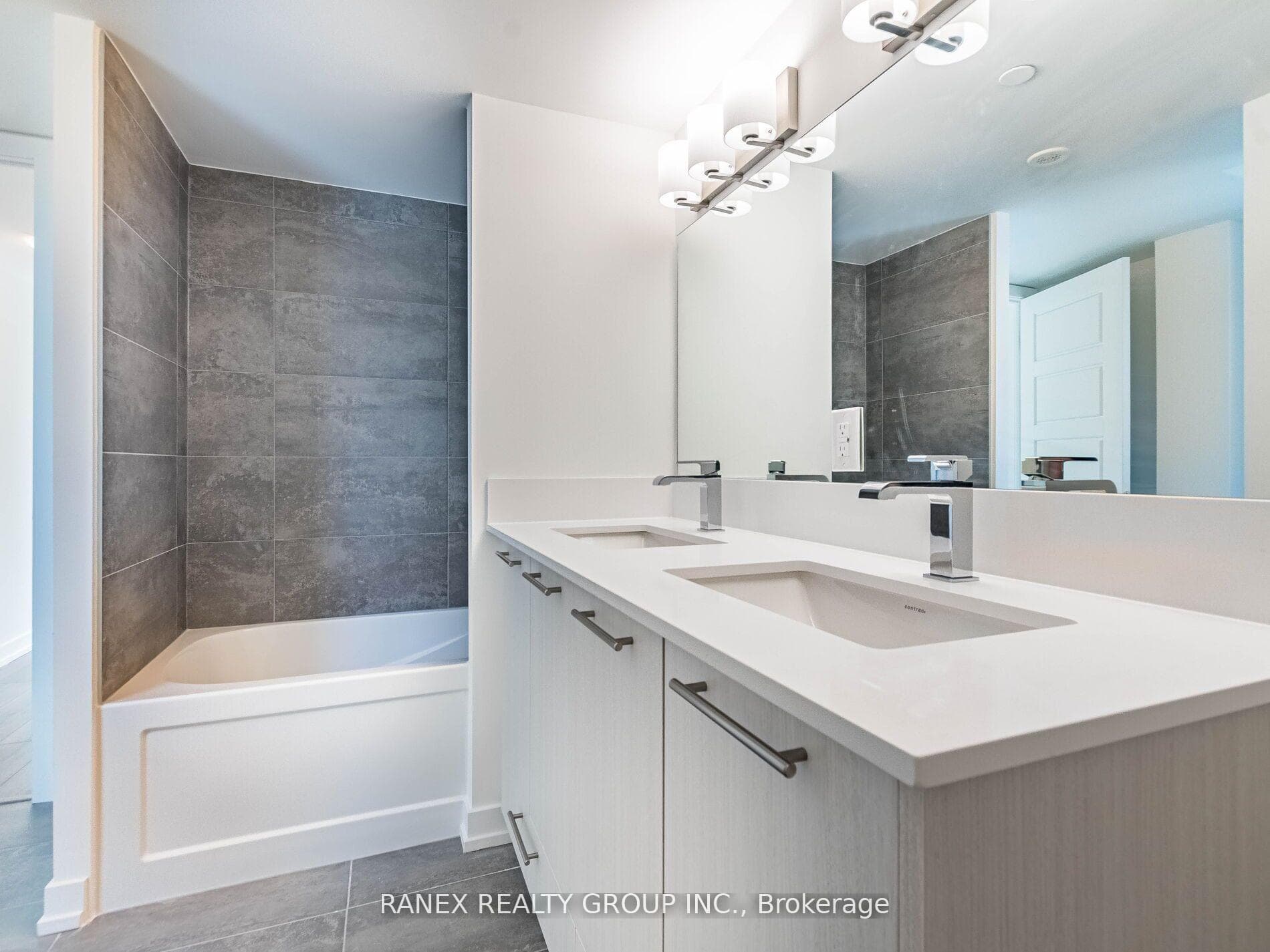 851 Sheppard Avenue Unit 21 photo 19