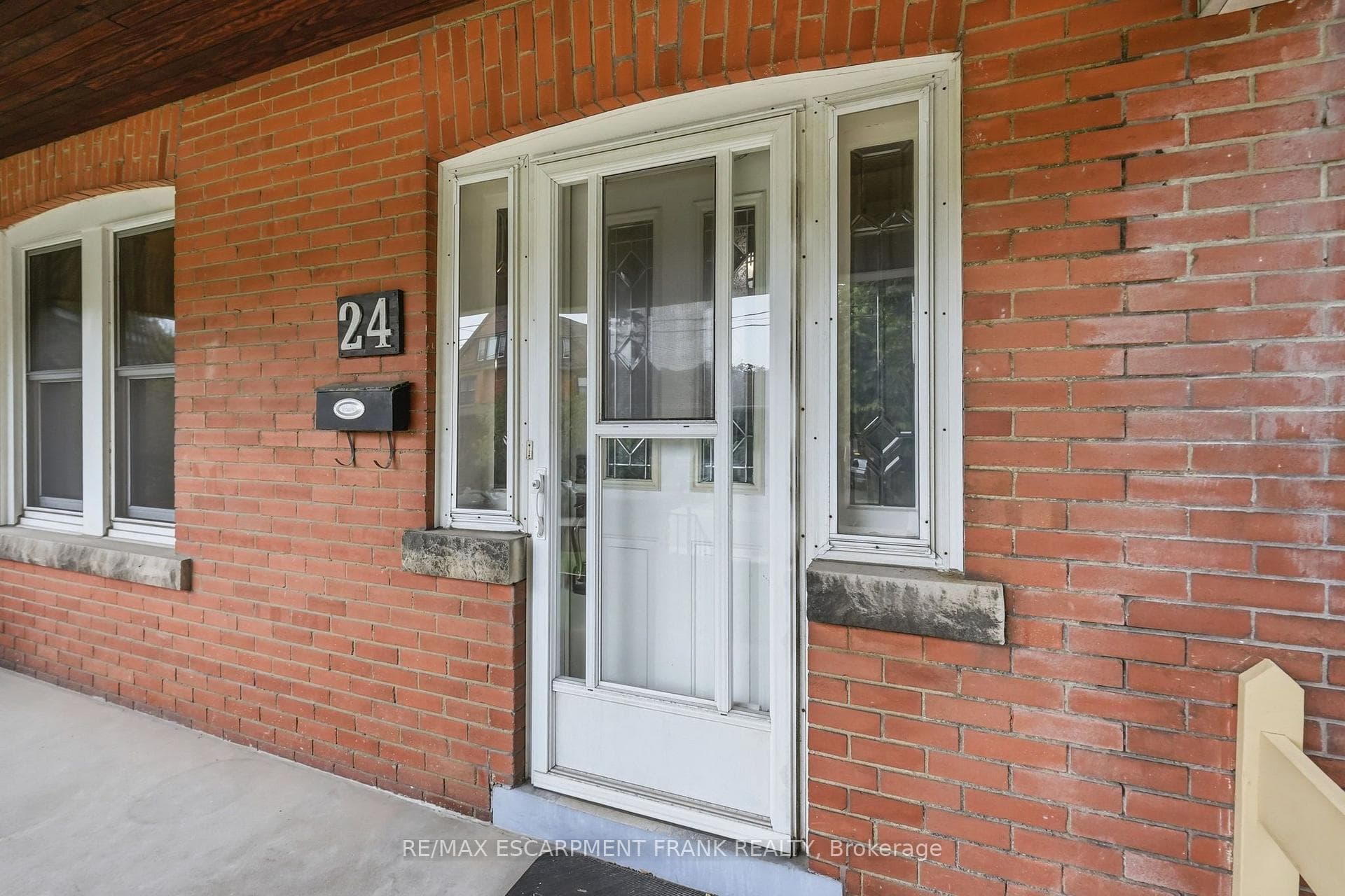 24 Cliff Avenue photo 9