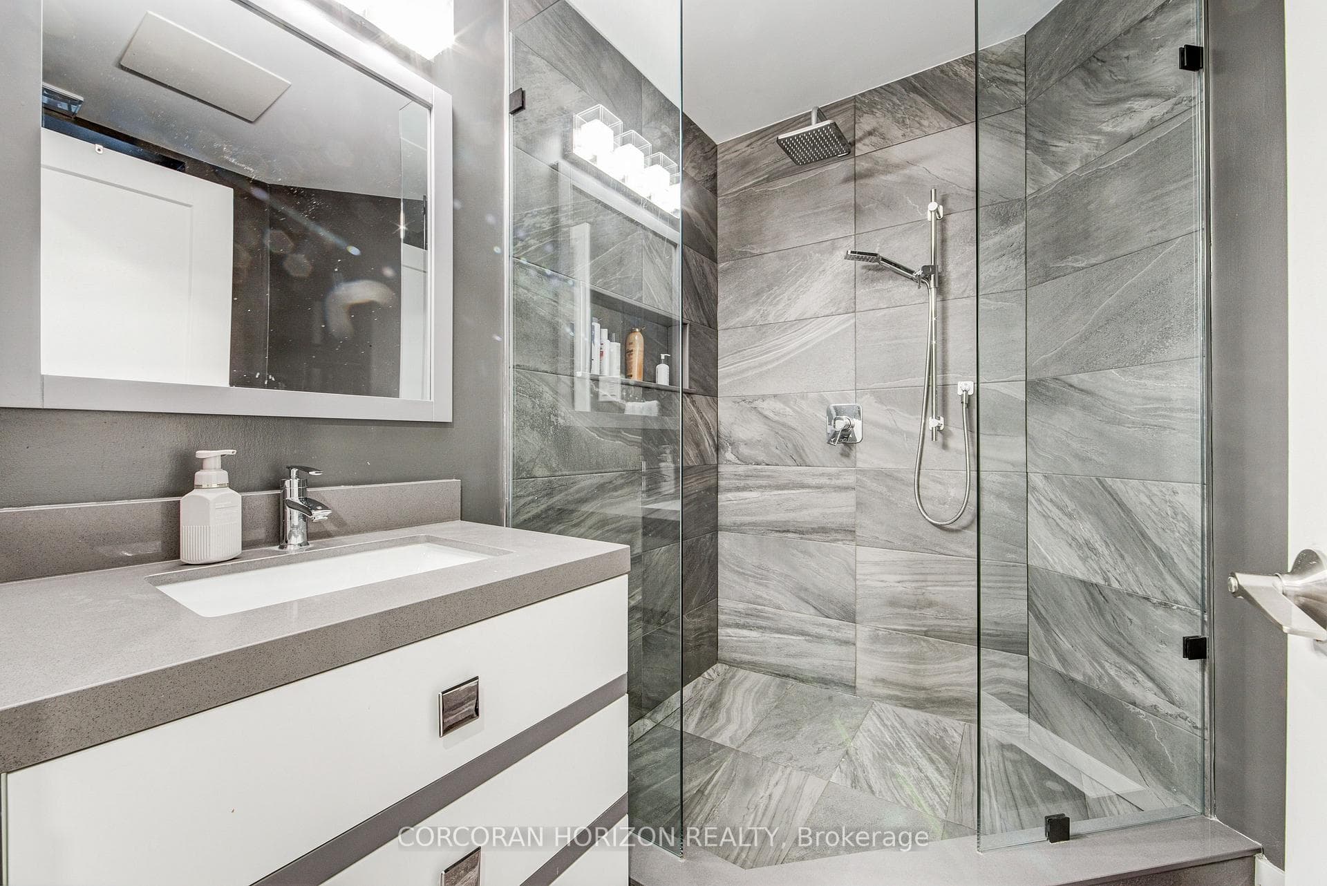 77 Montgomery Avenue photo 35
