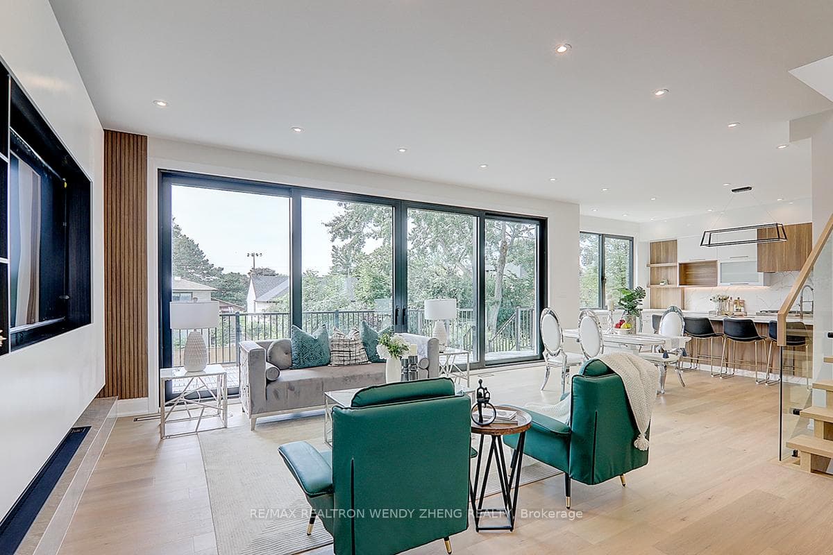 55 Moore Park Avenue photo 16