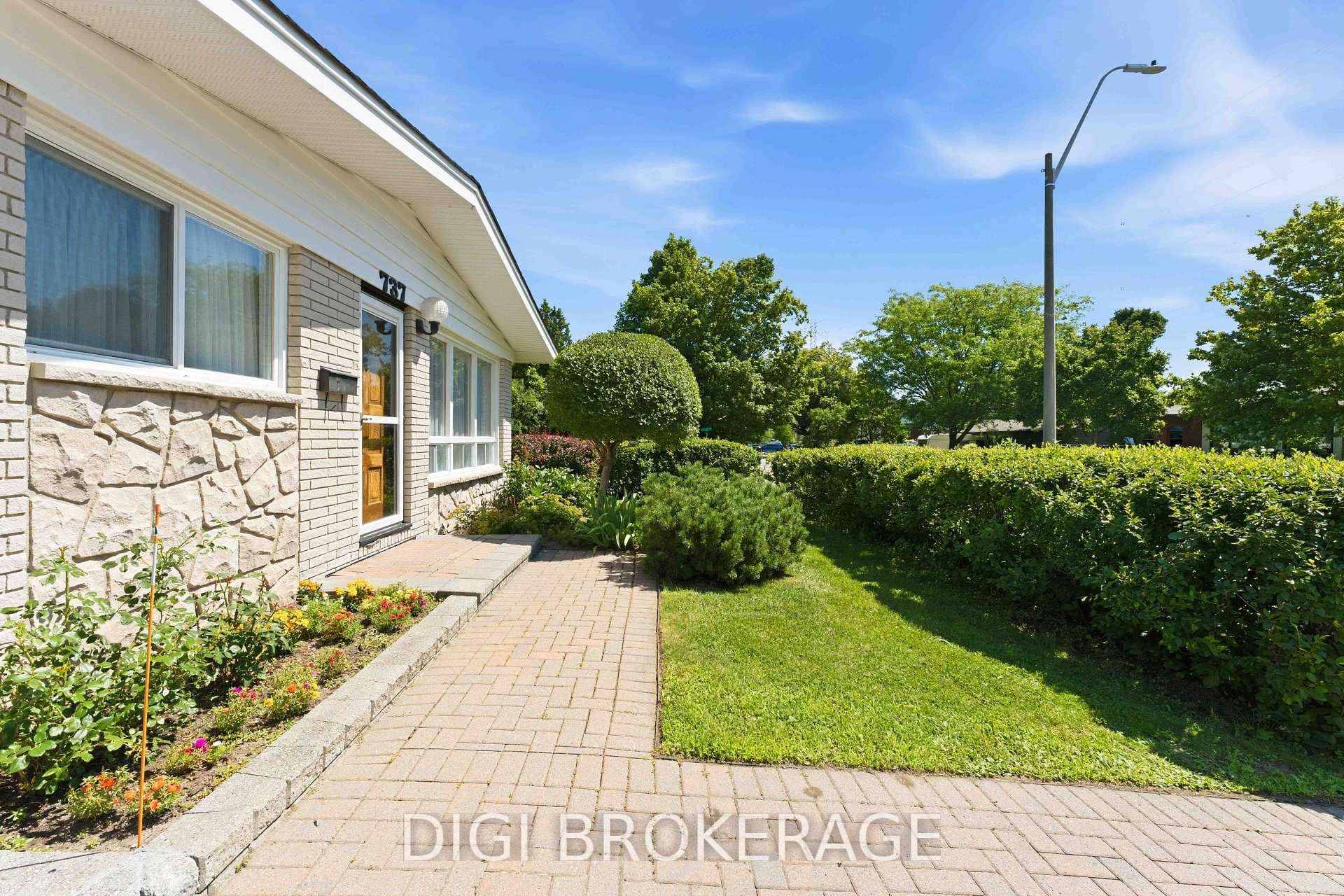 737 Southmore Drive photo 9