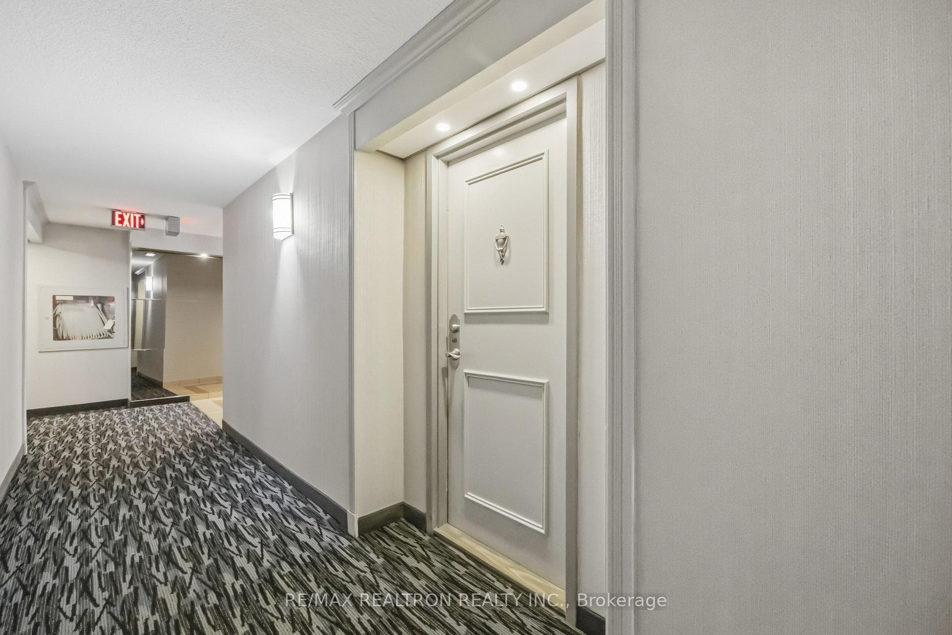 7440 Bathurst Street Unit 608 photo 4