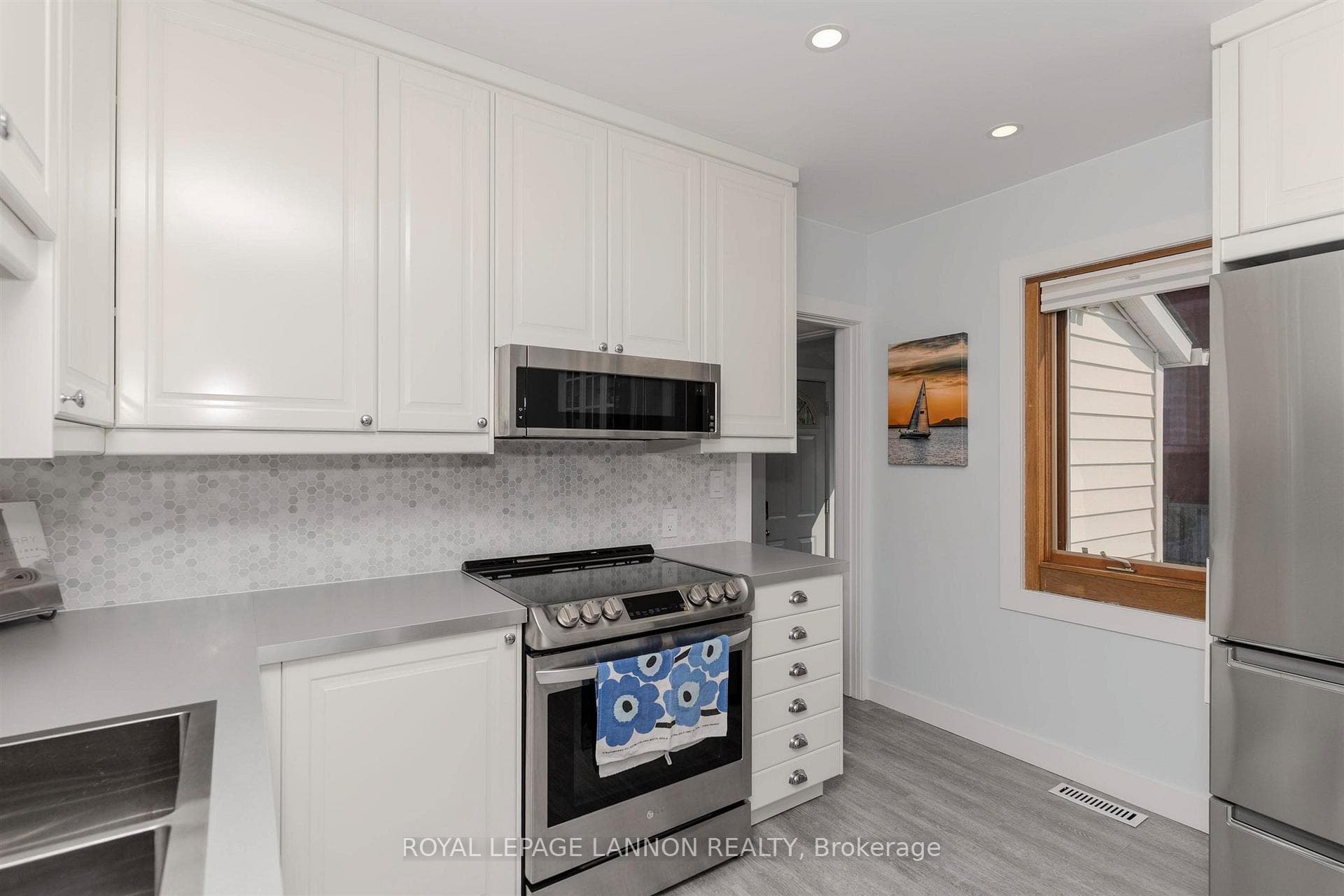 320 Wolseley Street photo 33